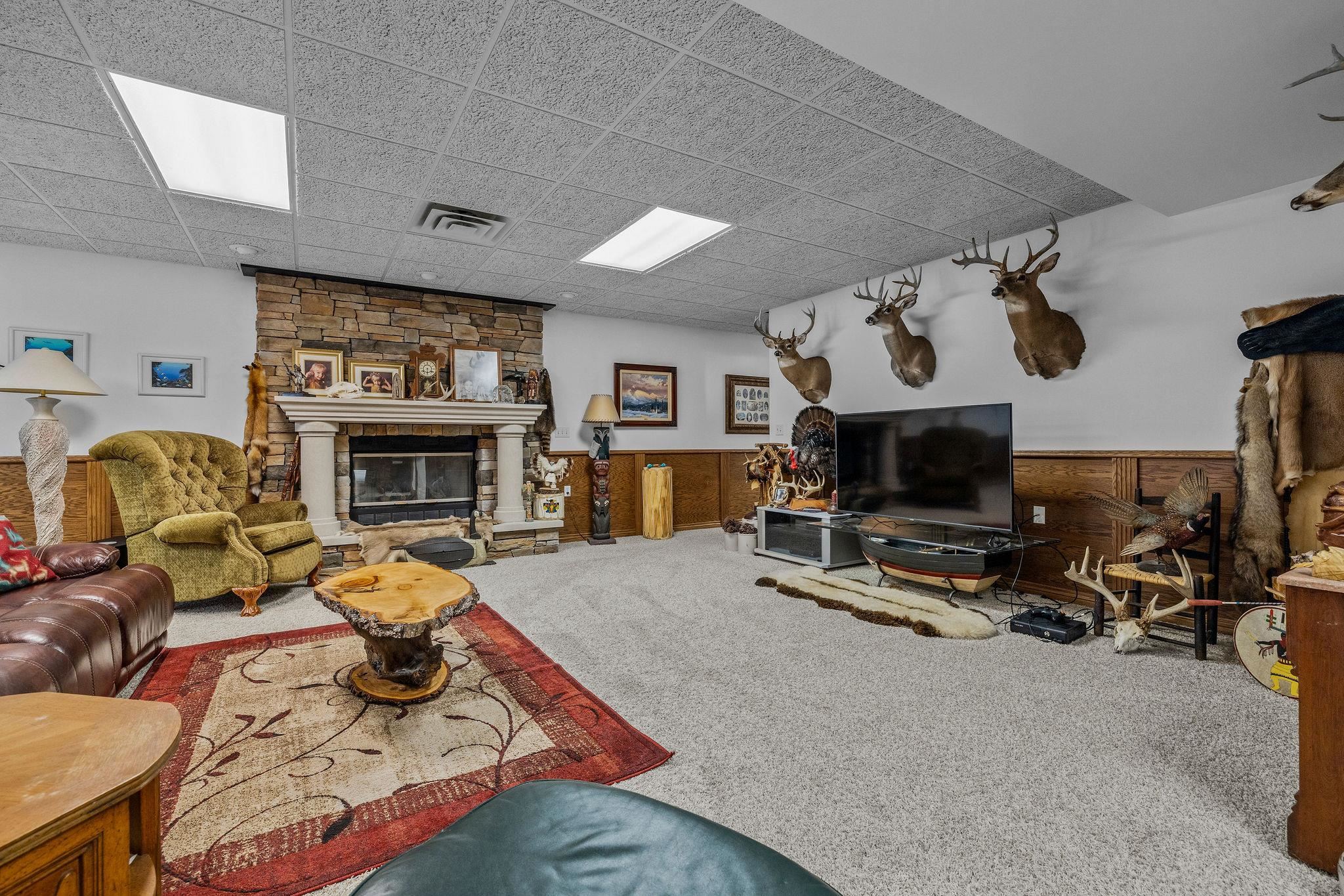 Essexville, Michigan, 48732, United States, 4 Bedrooms Bedrooms, ,6 BathroomsBathrooms,Residential,Active,2035058