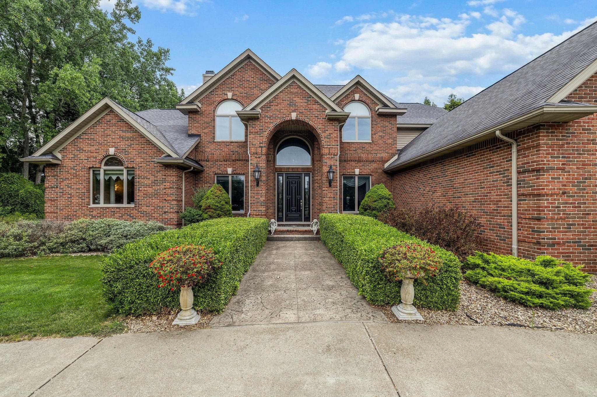 Essexville, Michigan, 48732, United States, 4 Bedrooms Bedrooms, ,6 BathroomsBathrooms,Residential,Active,2035058