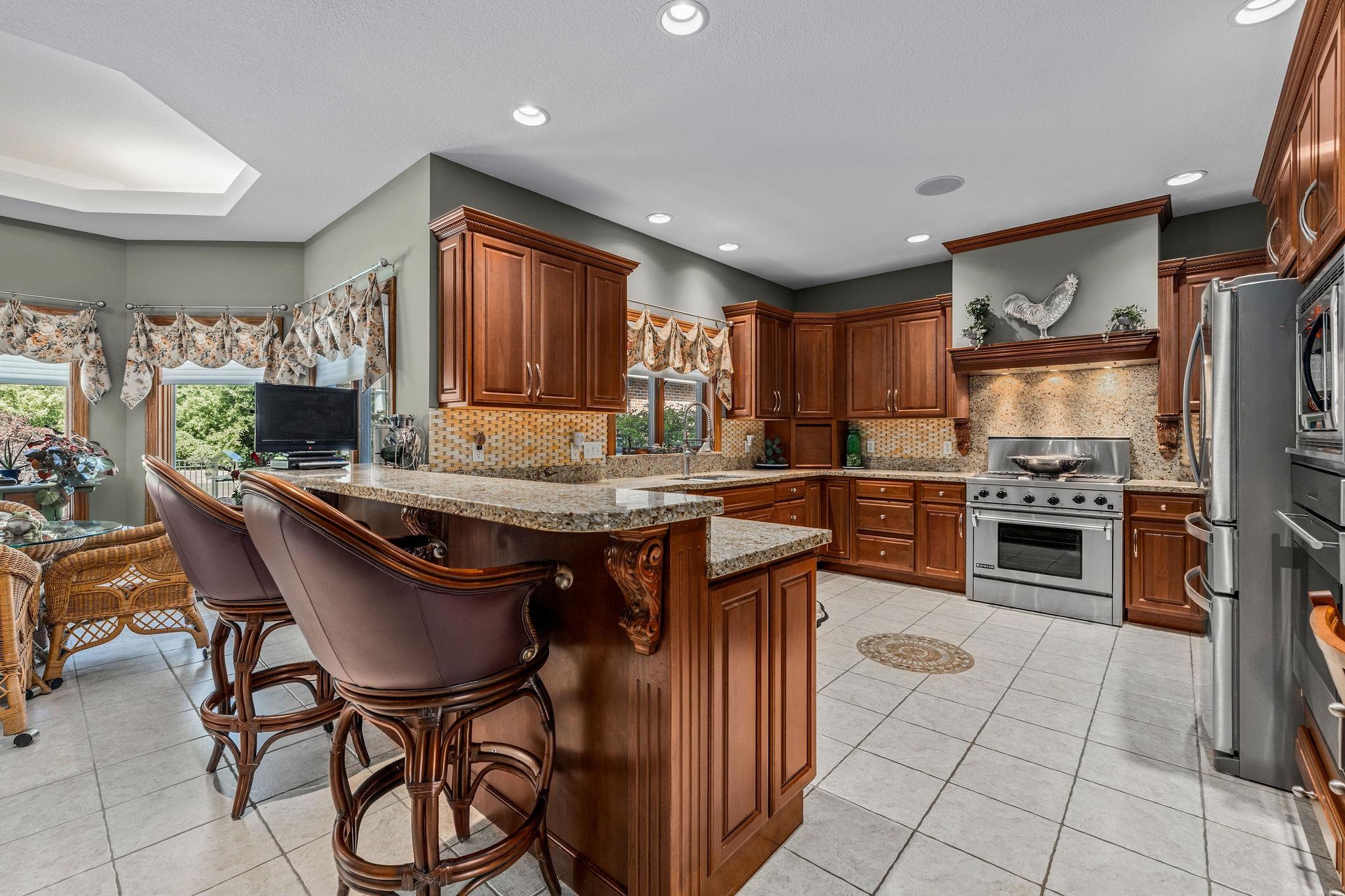 Essexville, Michigan, 48732, United States, 4 Bedrooms Bedrooms, ,6 BathroomsBathrooms,Residential,Active,2035058