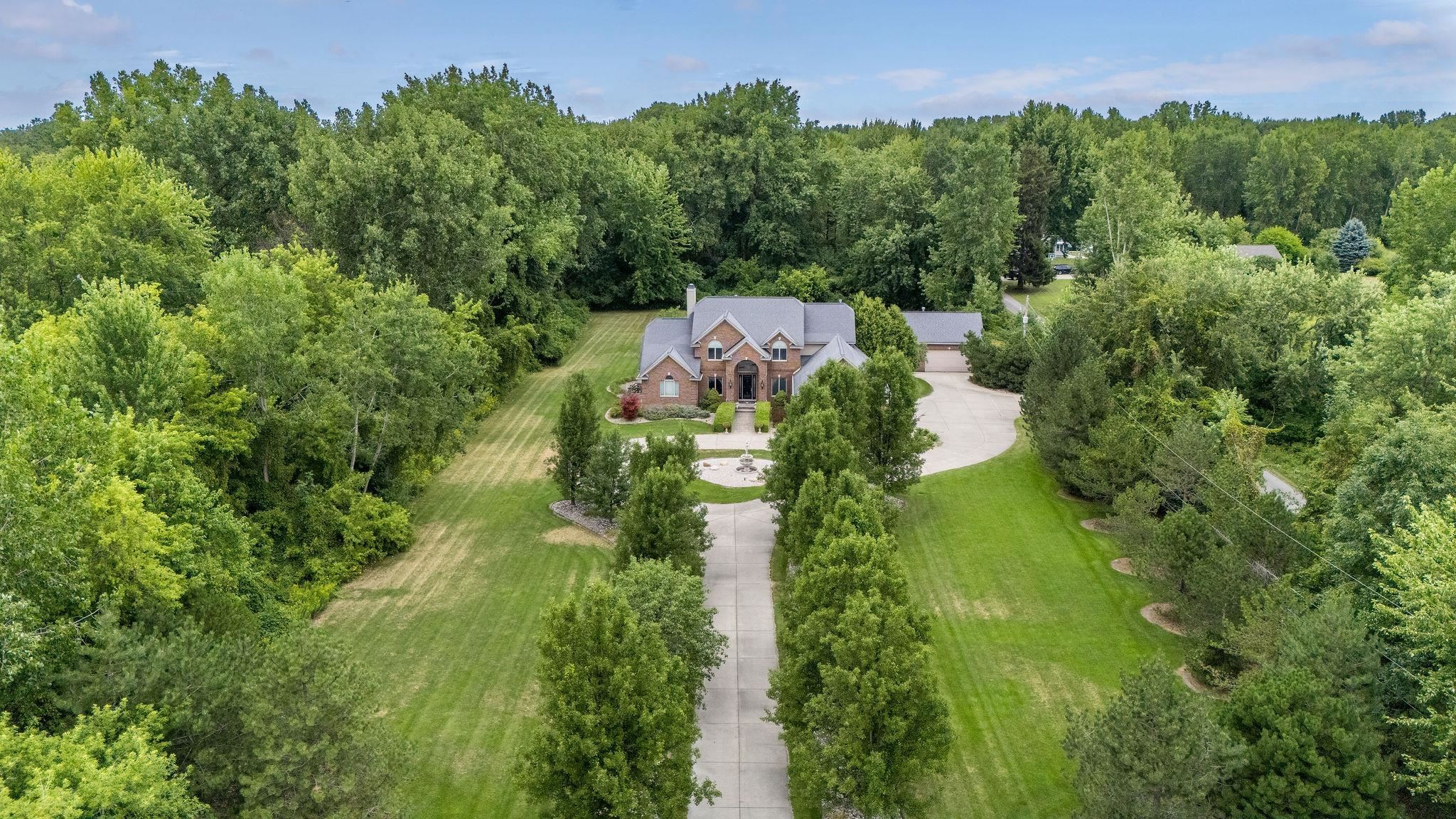 Essexville, Michigan, 48732, United States, 4 Bedrooms Bedrooms, ,6 BathroomsBathrooms,Residential,Active,2035058