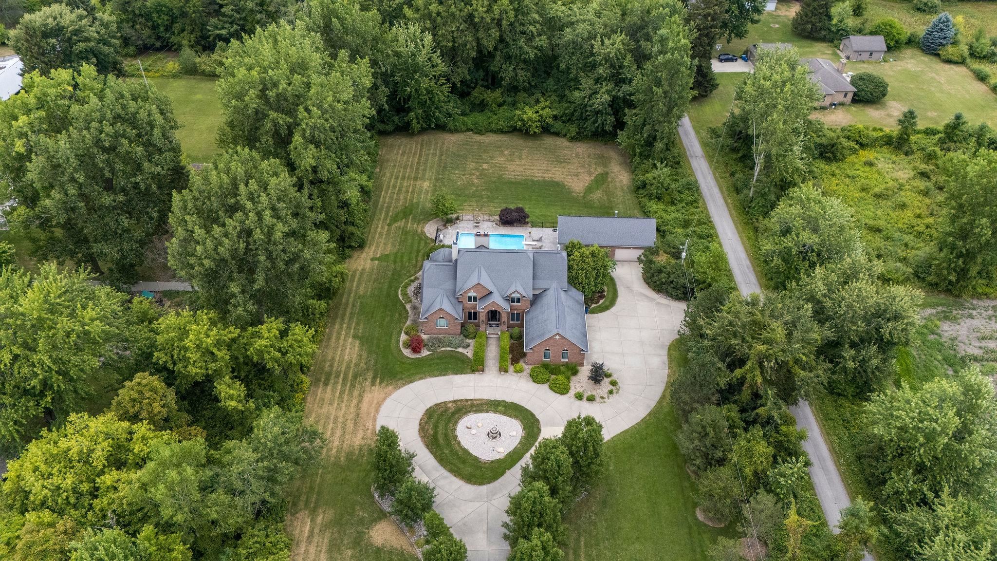 Essexville, Michigan, 48732, United States, 4 Bedrooms Bedrooms, ,6 BathroomsBathrooms,Residential,Active,2035058