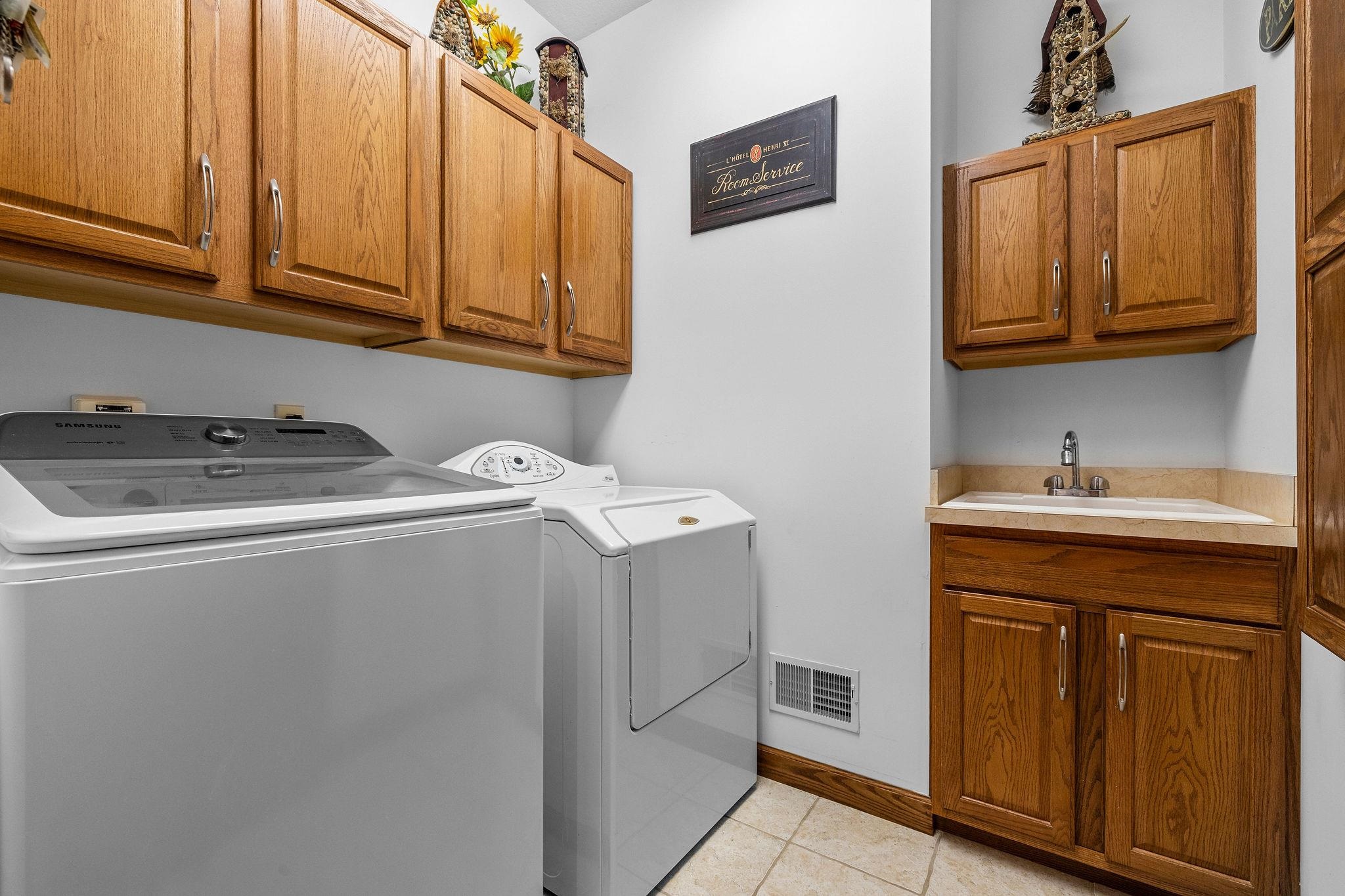 Essexville, Michigan, 48732, United States, 4 Bedrooms Bedrooms, ,6 BathroomsBathrooms,Residential,Active,2035058