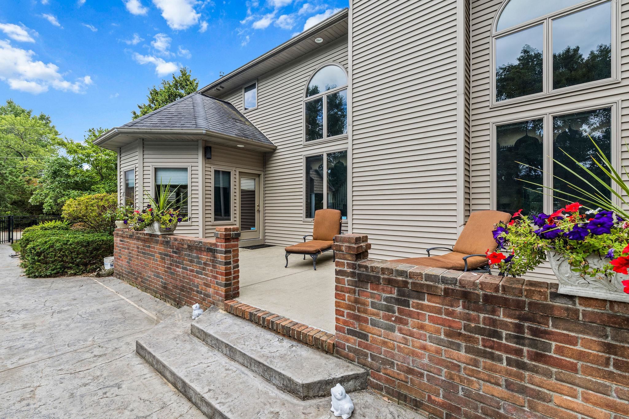 Essexville, Michigan, 48732, United States, 4 Bedrooms Bedrooms, ,6 BathroomsBathrooms,Residential,Active,2035058