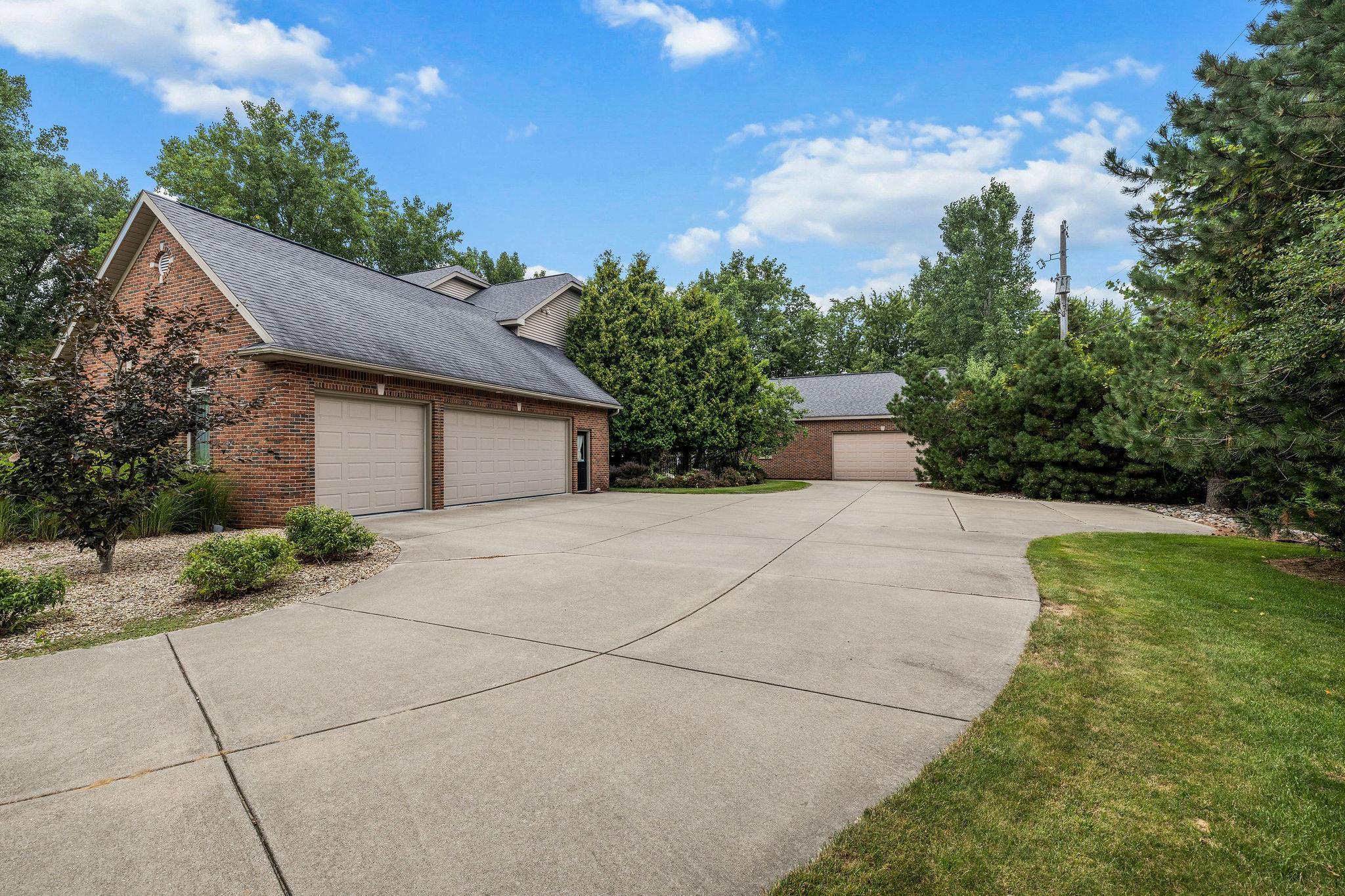 Essexville, Michigan, 48732, United States, 4 Bedrooms Bedrooms, ,6 BathroomsBathrooms,Residential,Active,2035058
