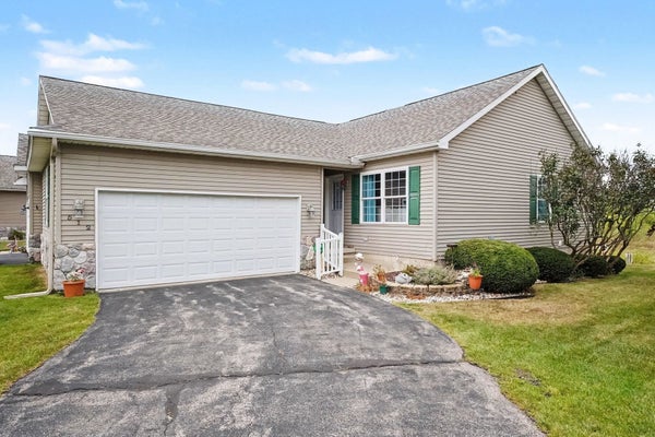512 HAMPTON LAKE DR, ESSEXVILLE, MI 48732 - Image d4a7a6f6385c2baefa458d928273cb5e/3982562482