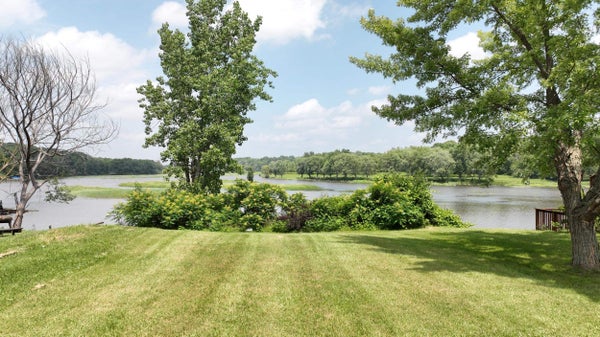 5848 N LAKE DR, SANFORD, MI 48657 - Image ffc4574fdbd2c5ec174c41f5d7f8d281/902906586