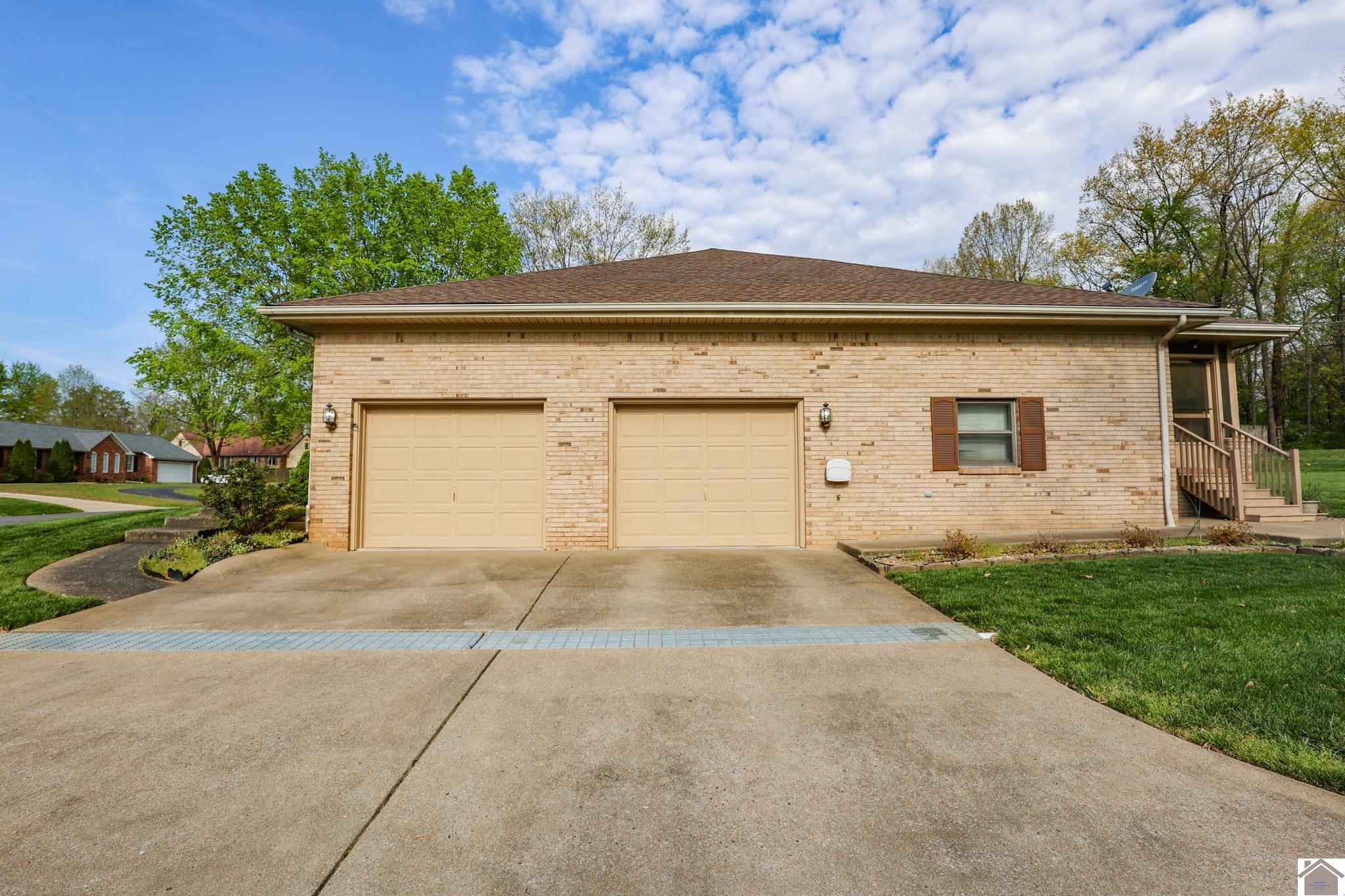 28 Martin Circle