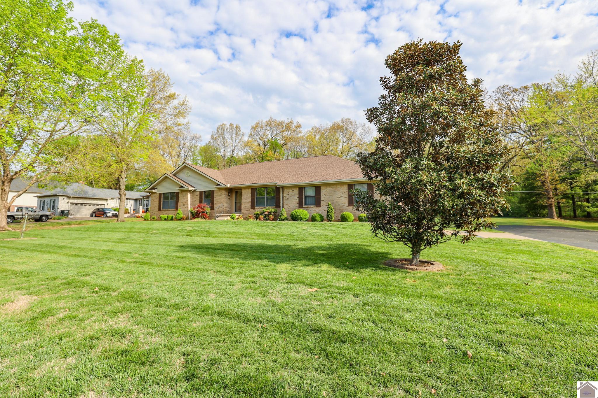 28 Martin Circle