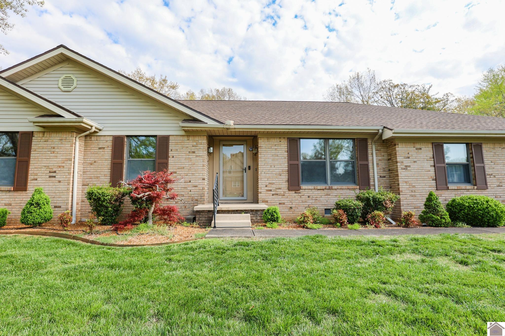 28 Martin Circle