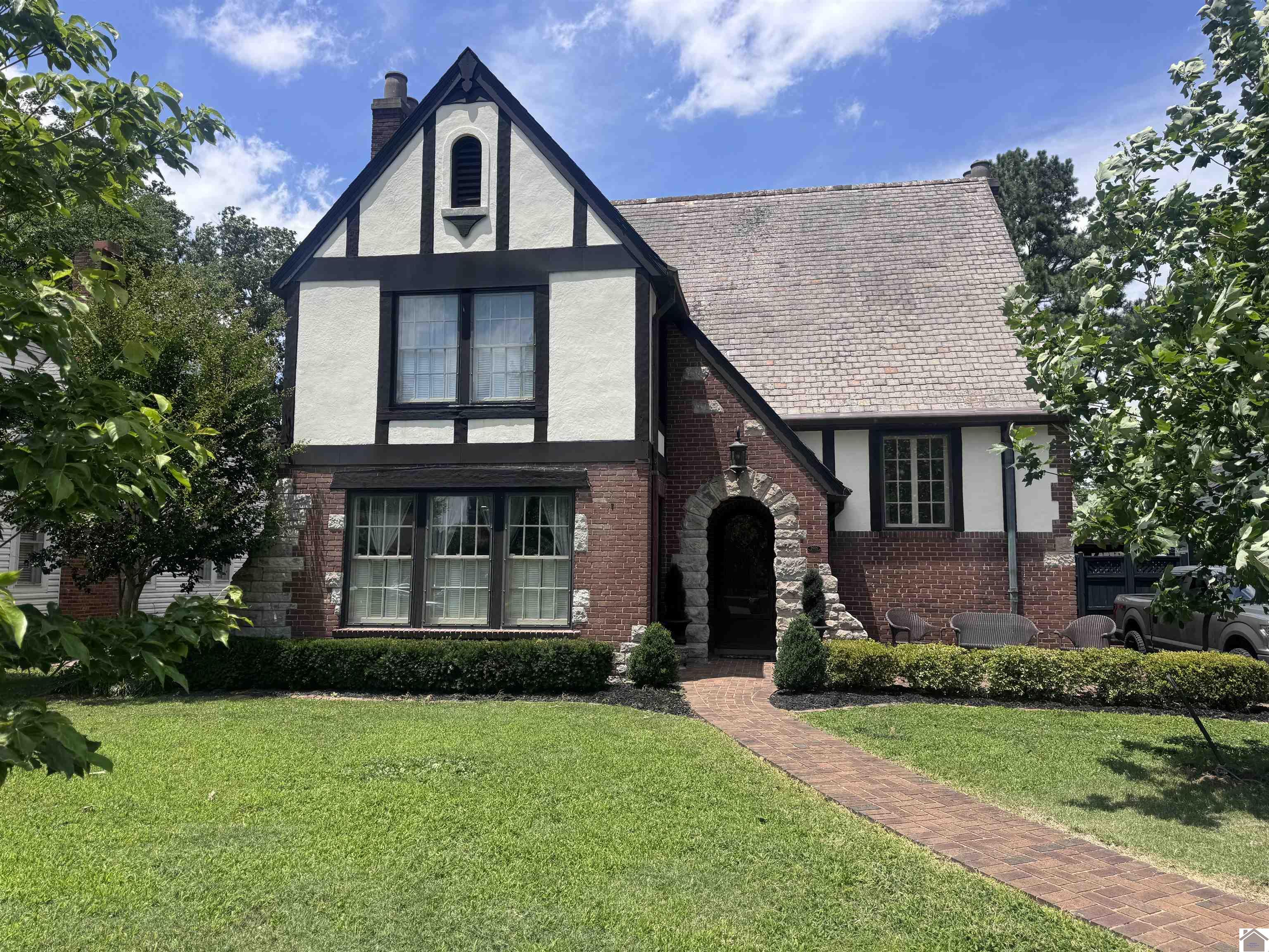 Photo 1 of 49 — 2605 Jefferson Street, Paducah, KY 42001