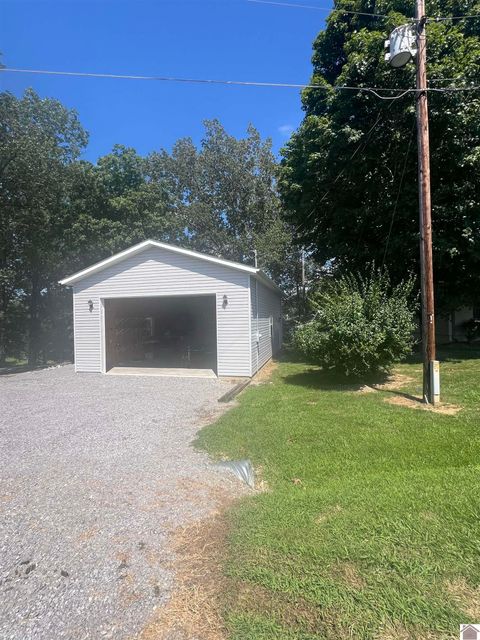 510 Carriage Cove Road Cadiz KY 42211