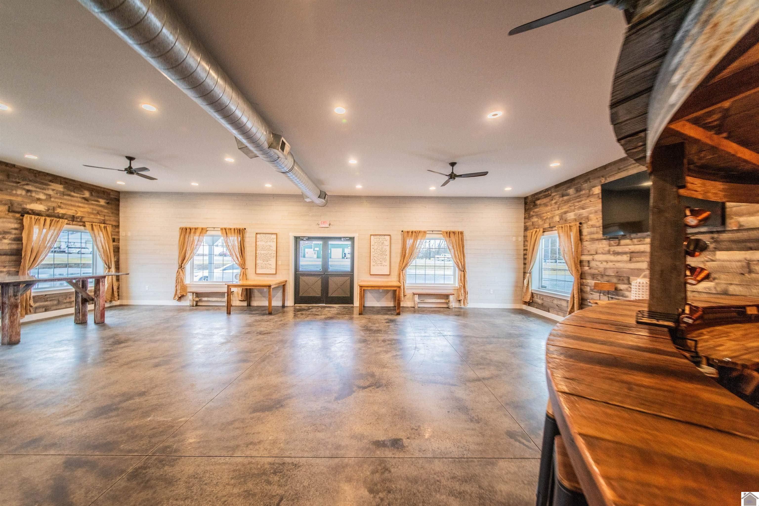 550 W Kentucky Drive