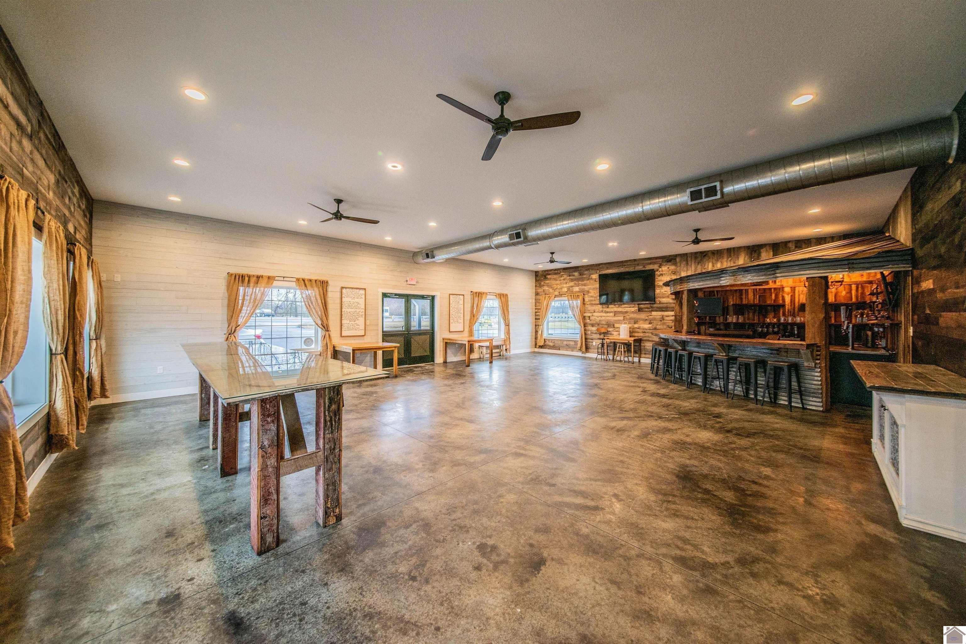 550 W Kentucky Drive