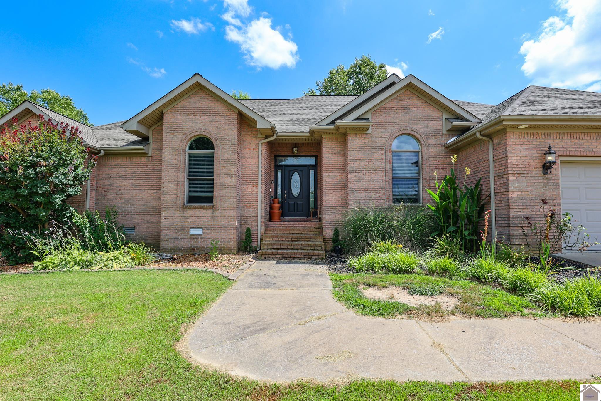 225 Willow Lake