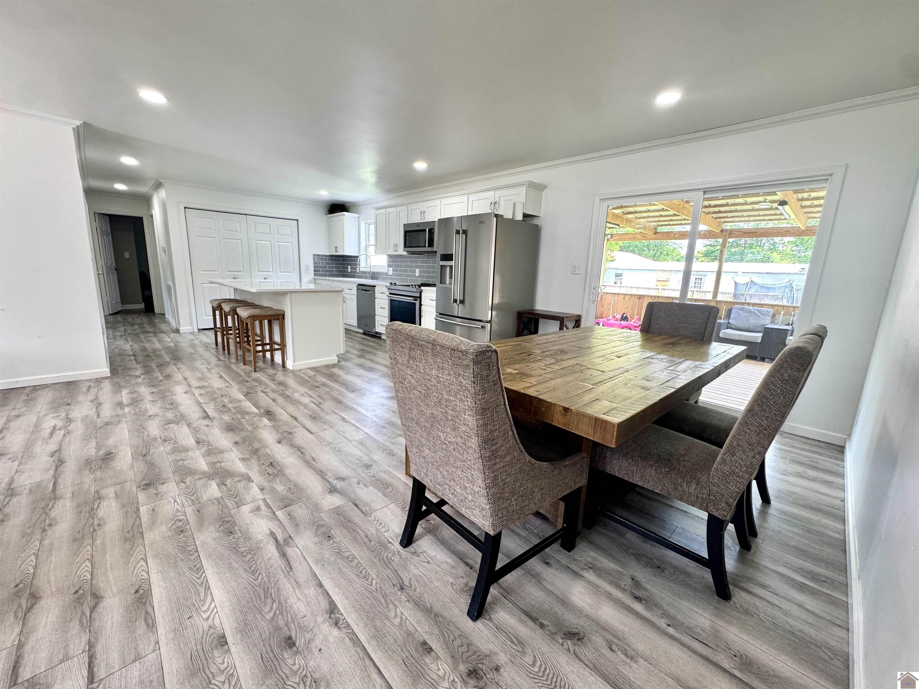 566 Golden Meadow Ln