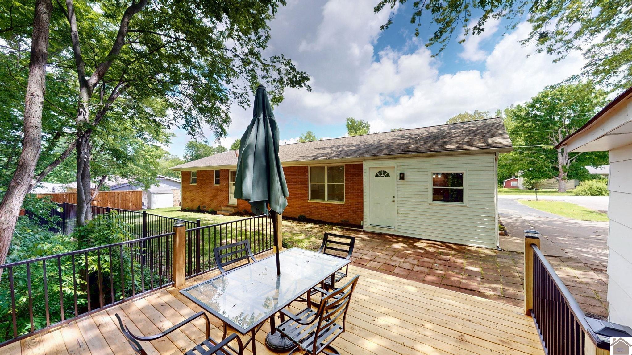 290 Riverside Dr