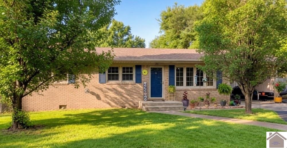 Photo 1 of 16 — 313 LINDEN AVE, Eddyville, KY 42038