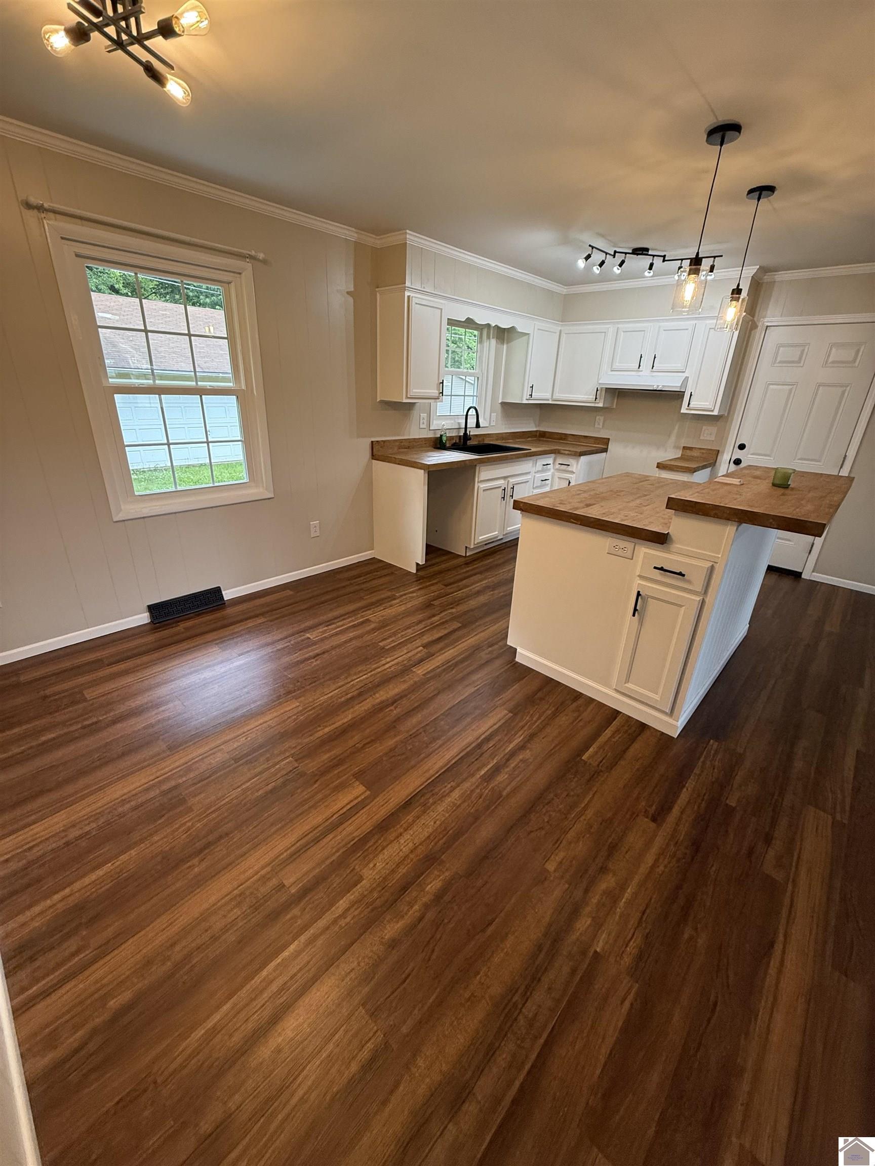 303 Union Circle
