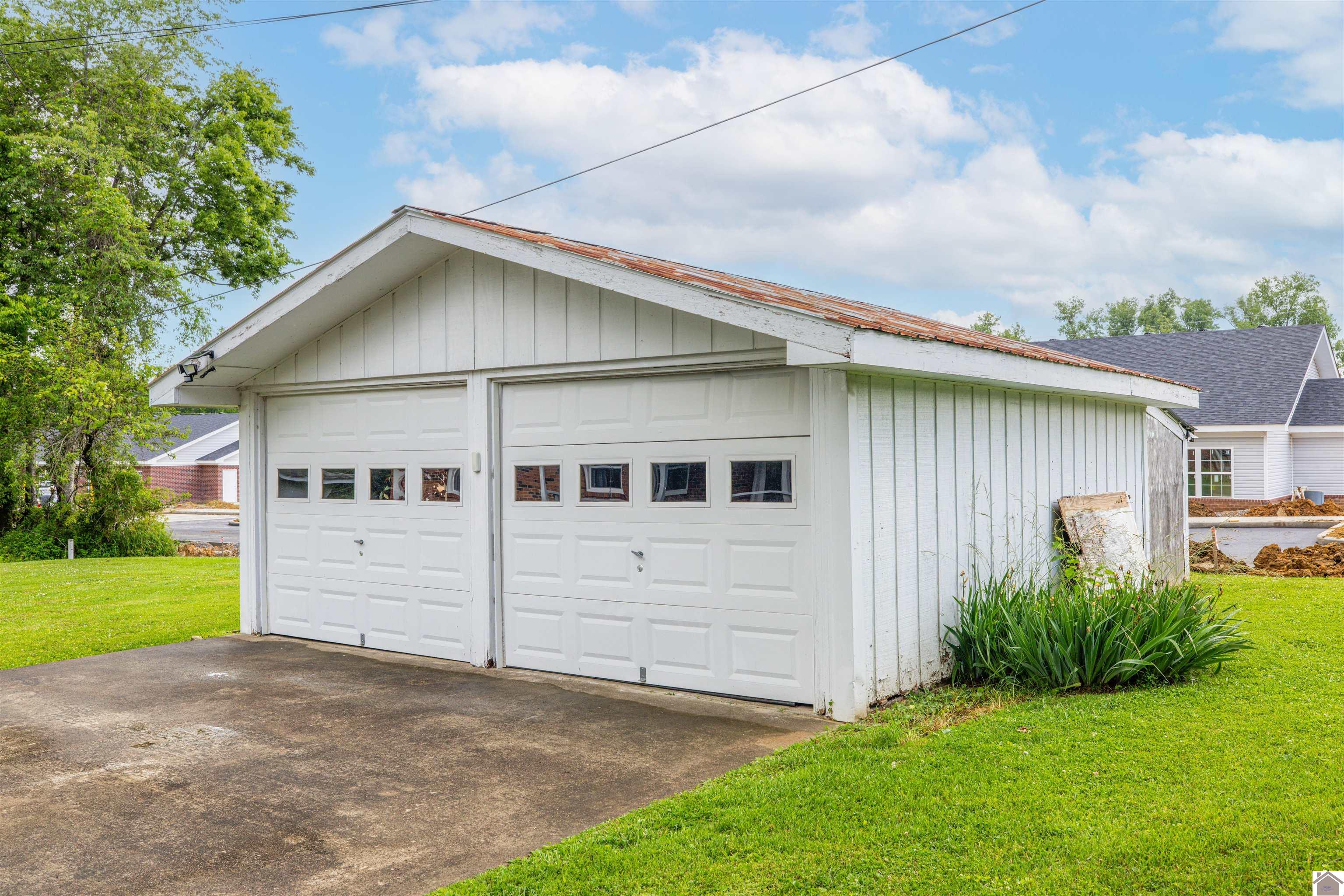228 Country Dr.