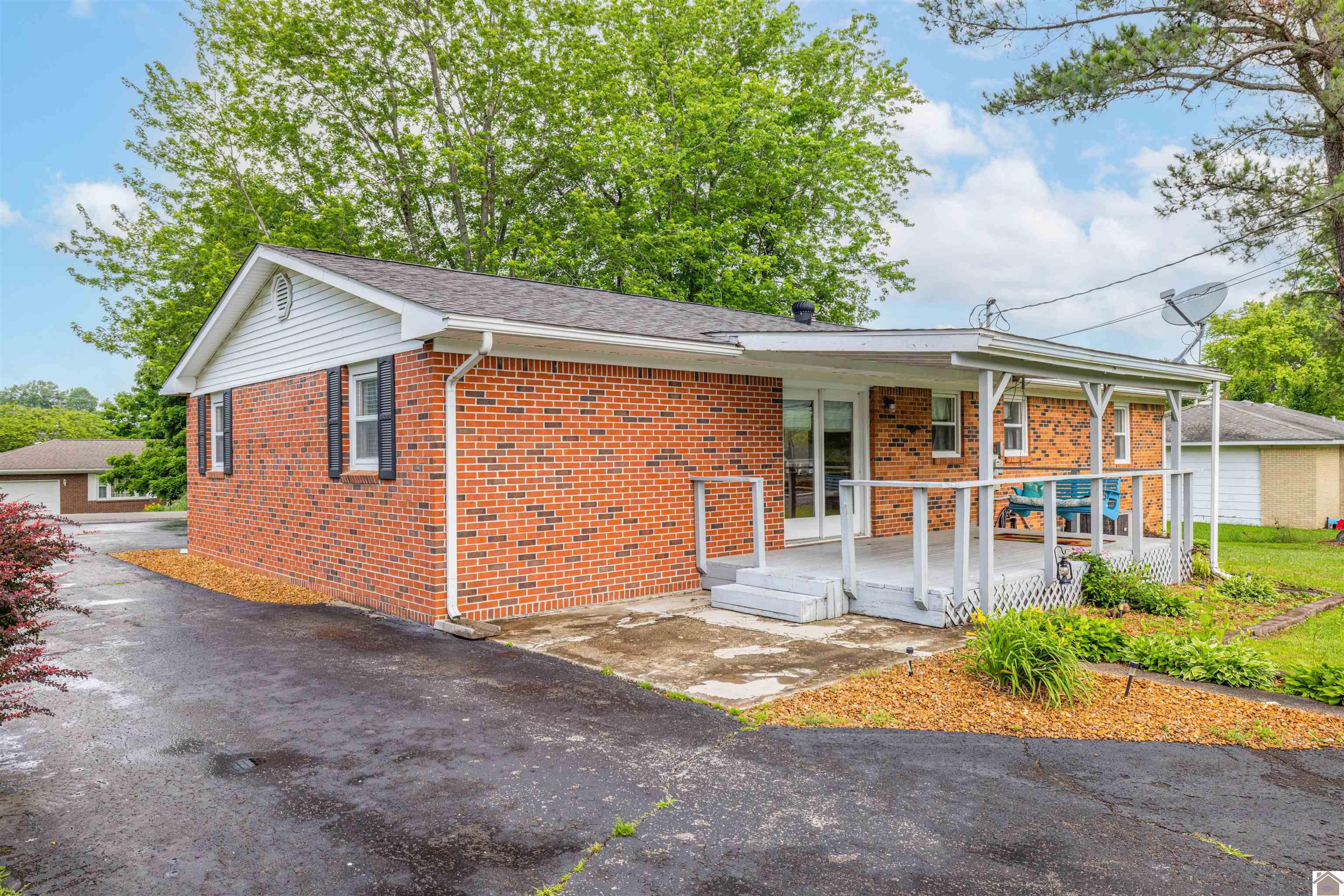 228 Country Dr.