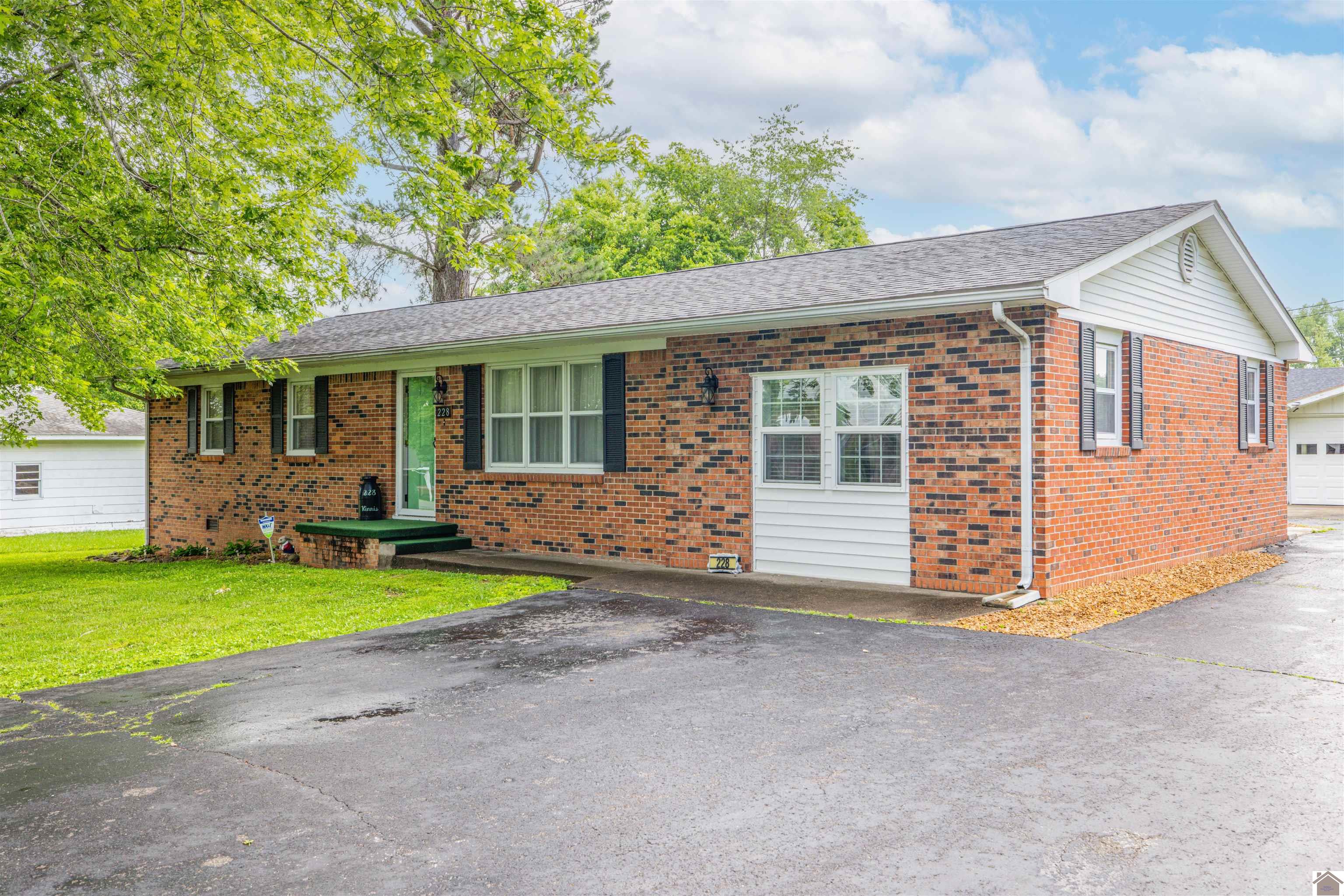 228 Country Dr.