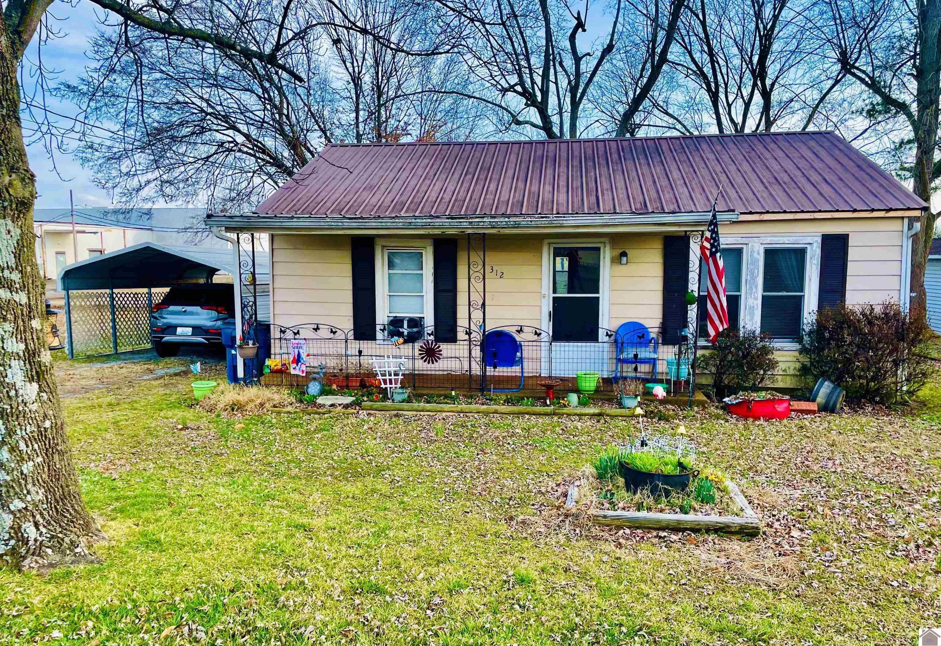 Photo 1 of 15 — 312 Drivers Lane, Mayfield, KY 42066