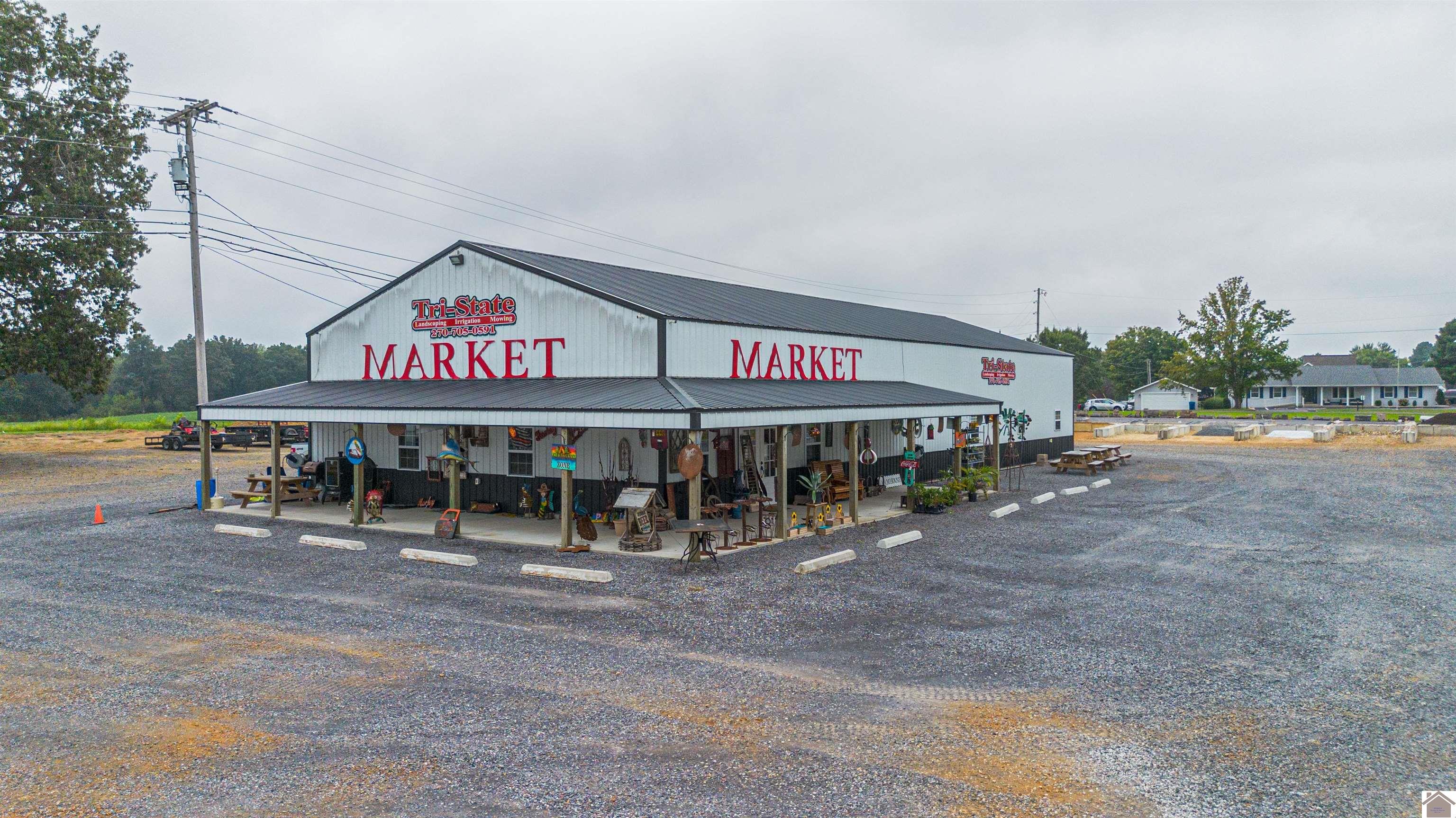 1368 N US Highway 641