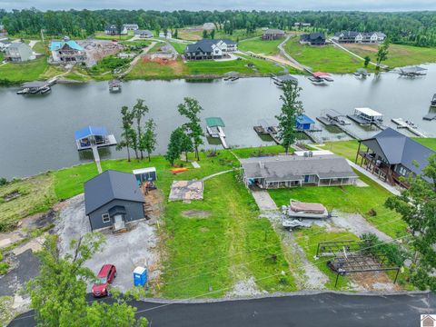 170 Concord Dr Gilbertsville KY 42044