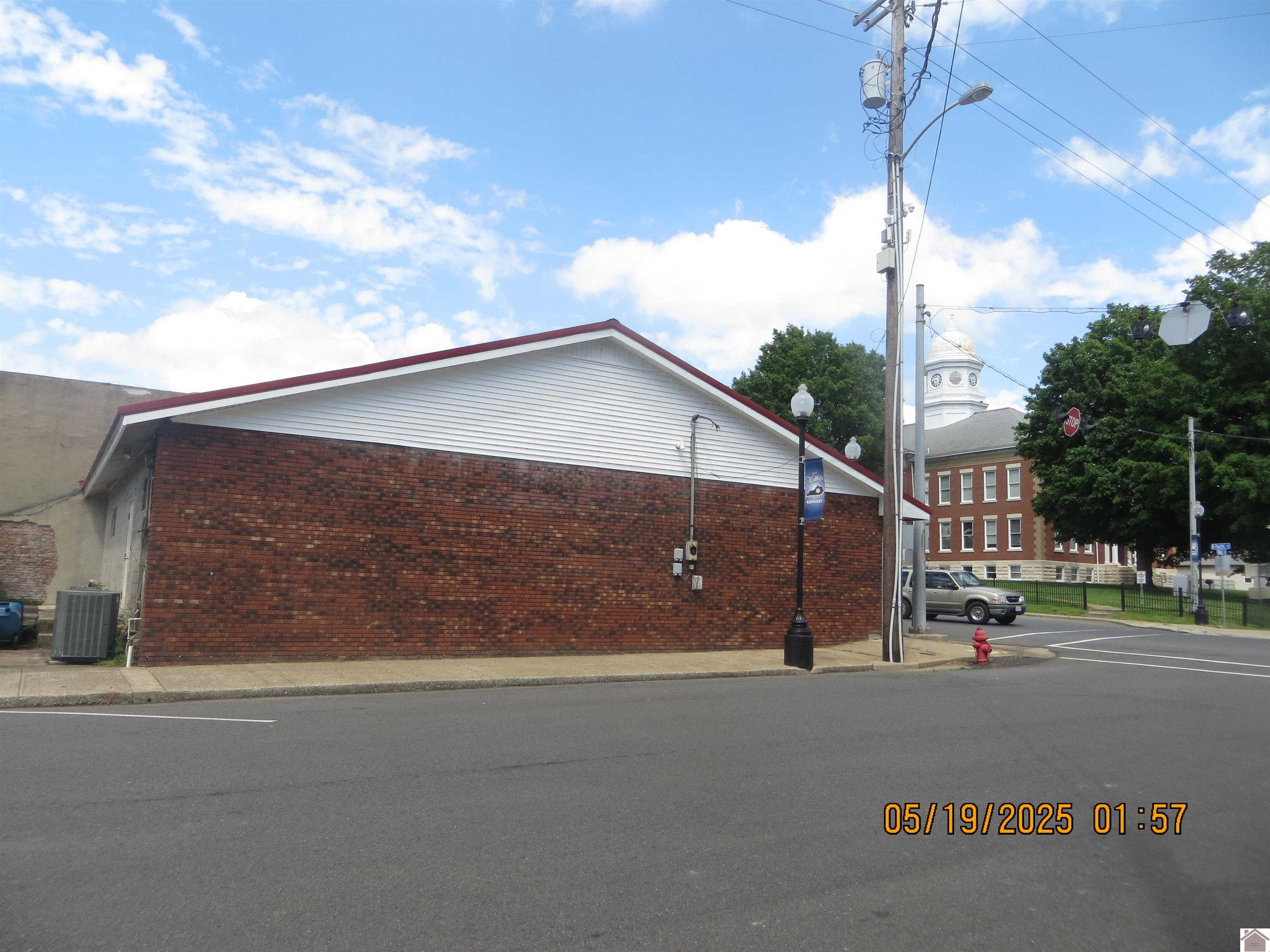 000 North Fourth St.