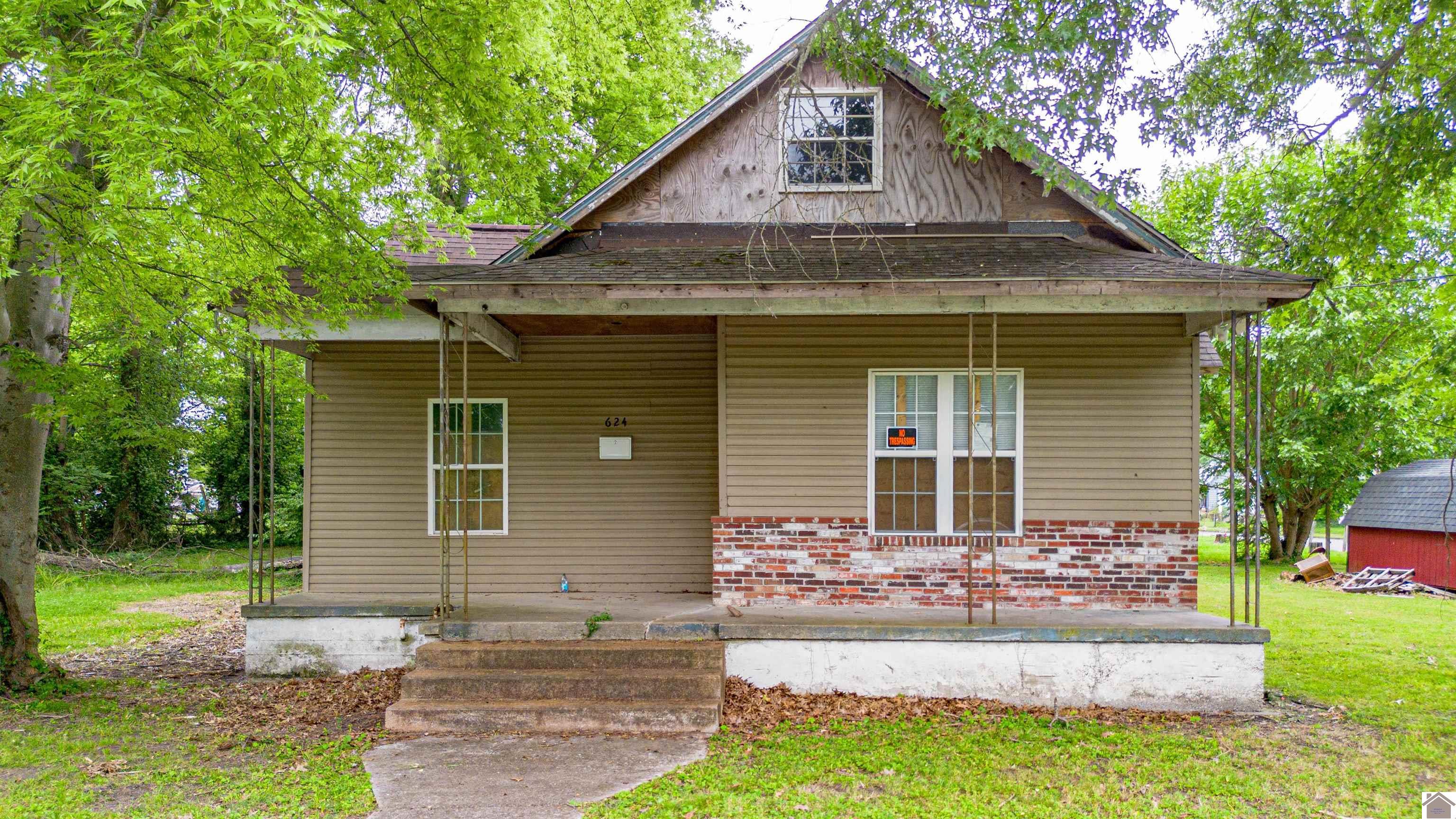 Photo 1 of 14 — 624 Husbands St., Paducah, KY 42003