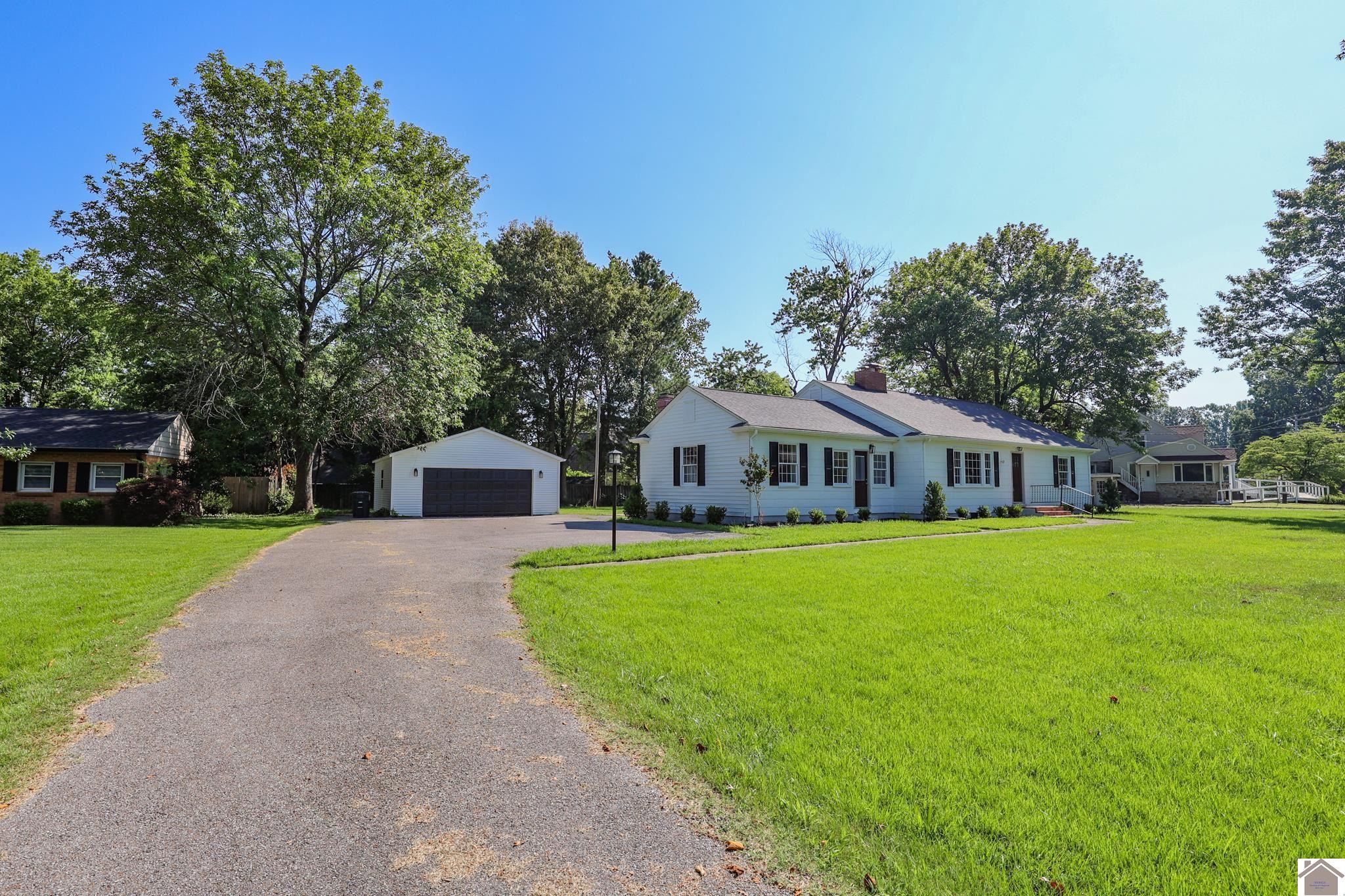 4425 Buckner Ln