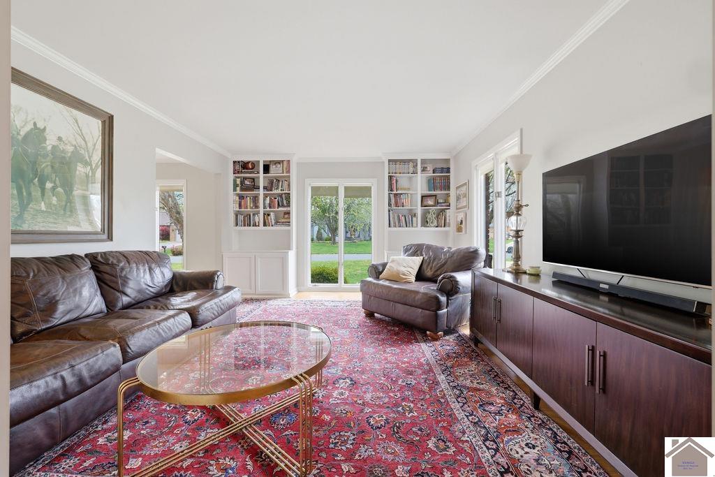 1519 London Drive