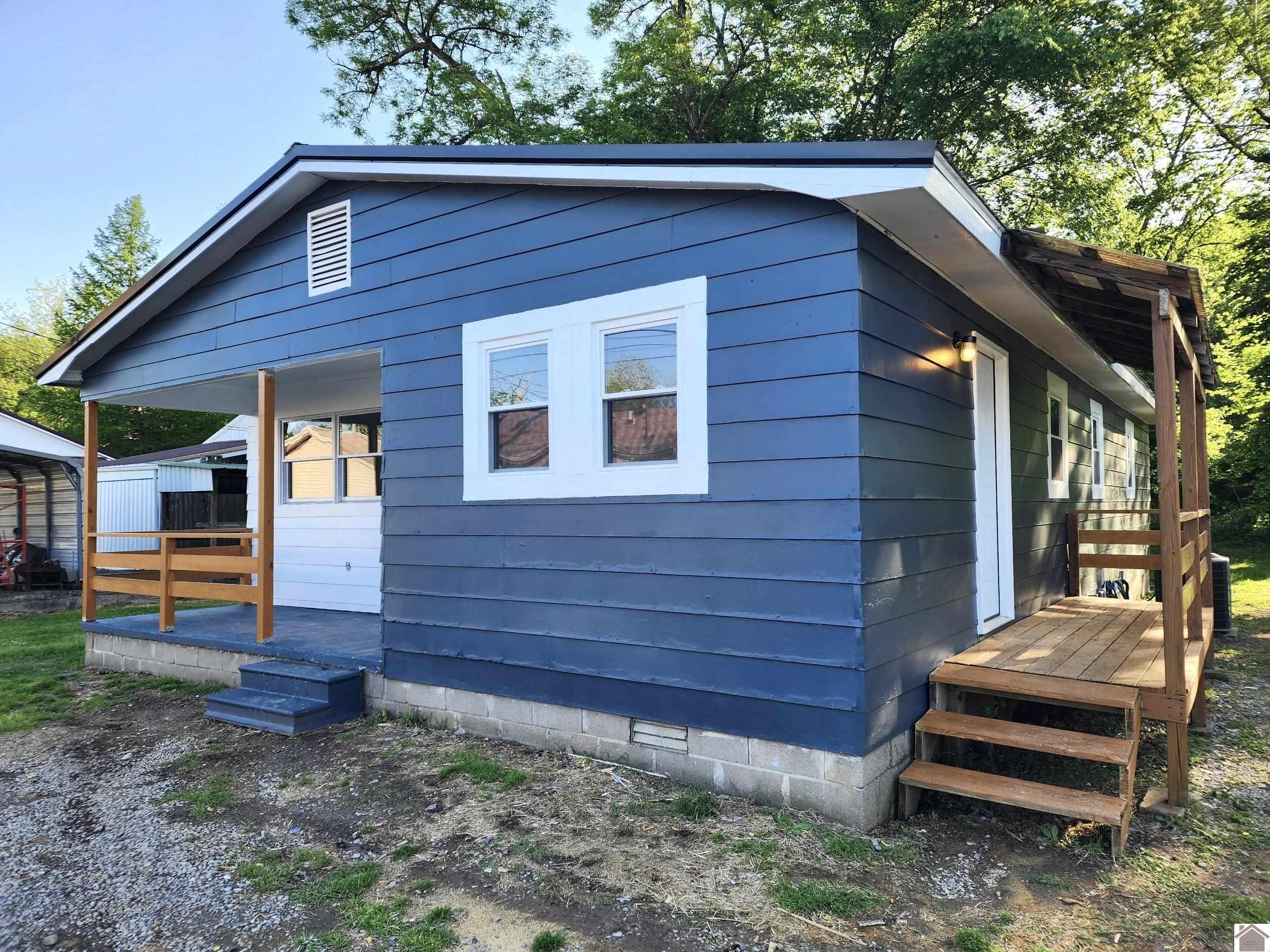 98 Front Street