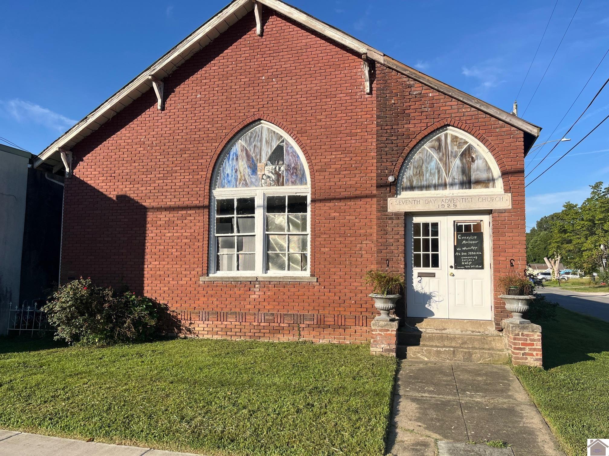 Photo 1 of 16 — 1901 Bridge Street, Paducah, KY 42003