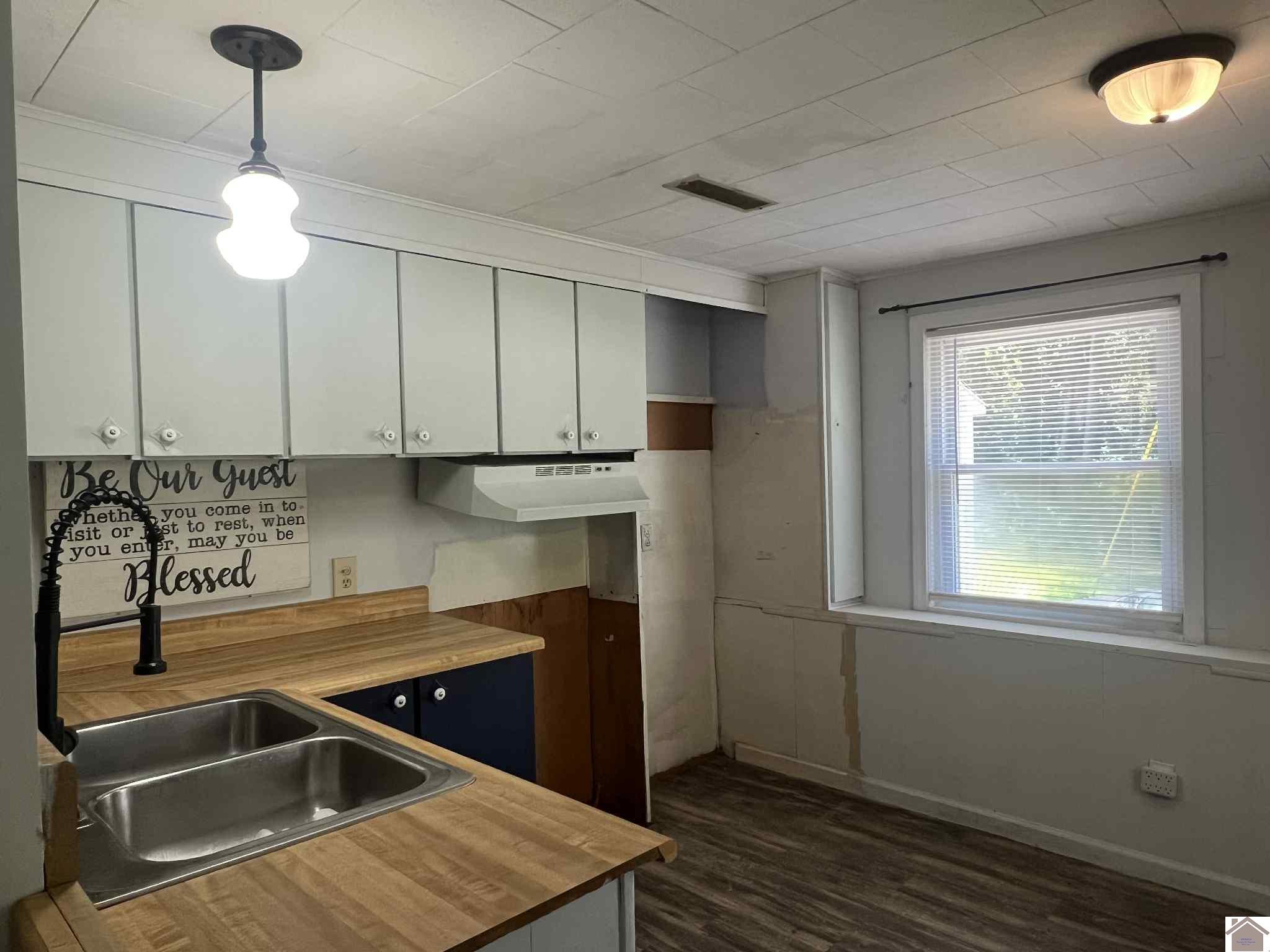 2237 Little Cypress Road