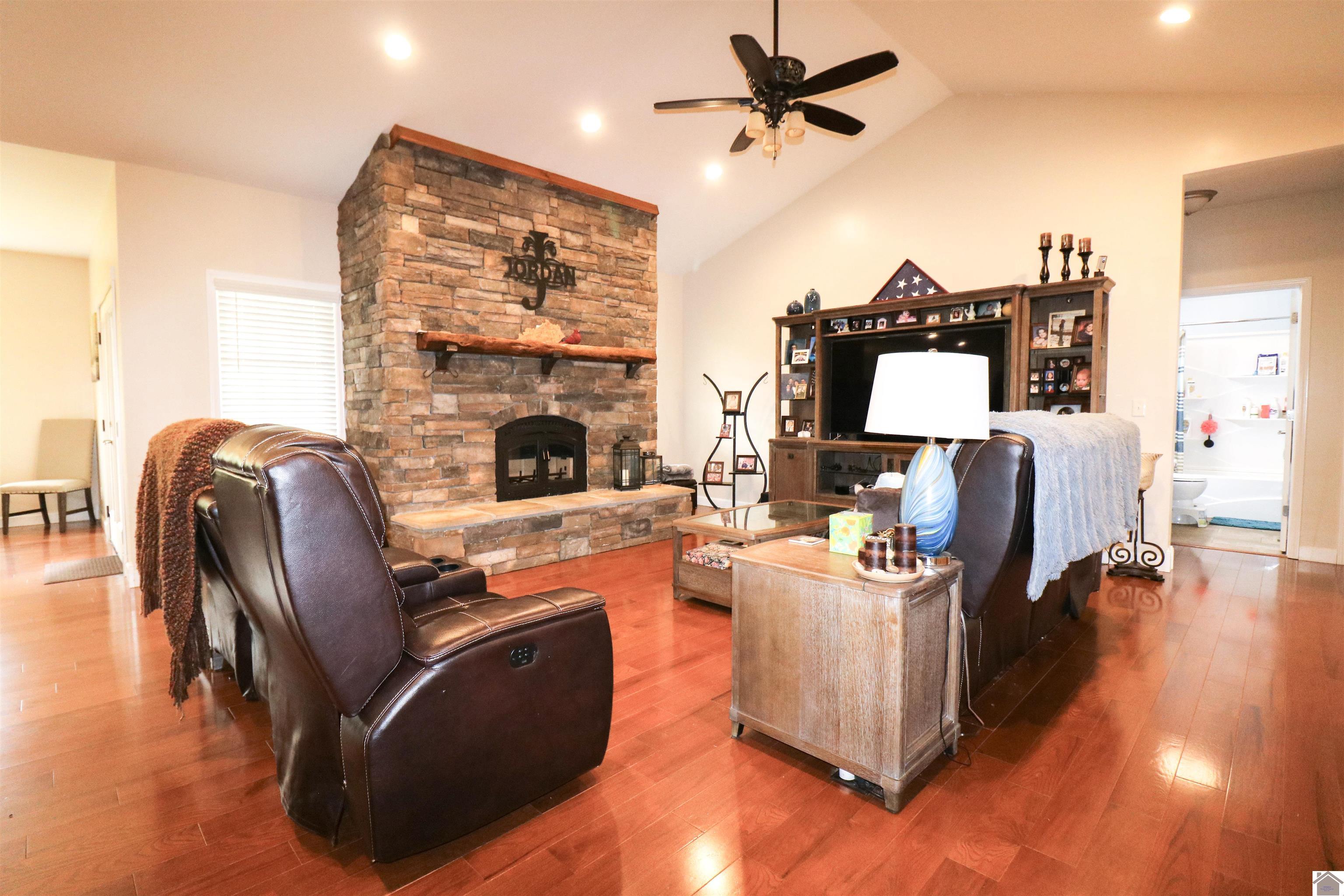 1300 Rocky Rd