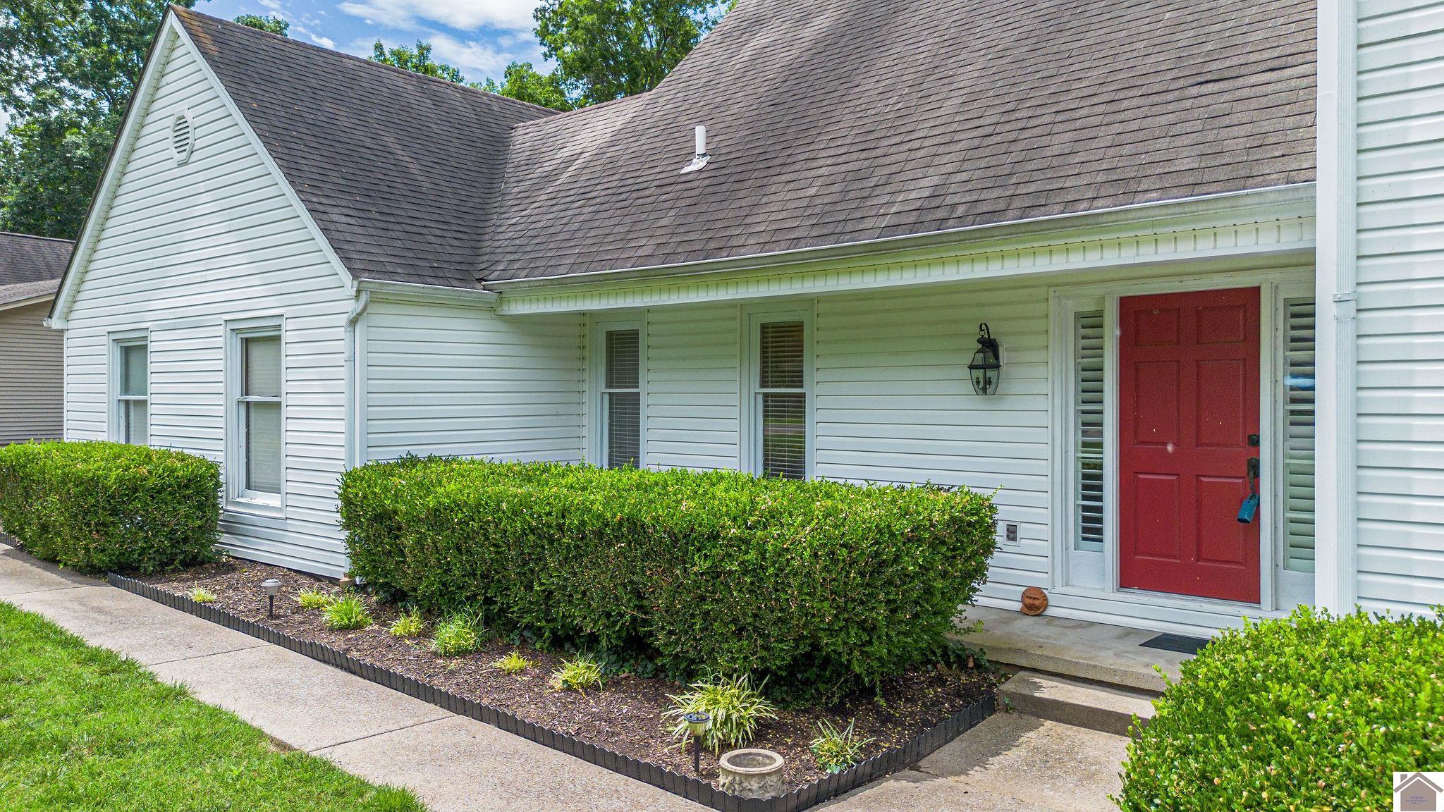 413 Edwards Dr