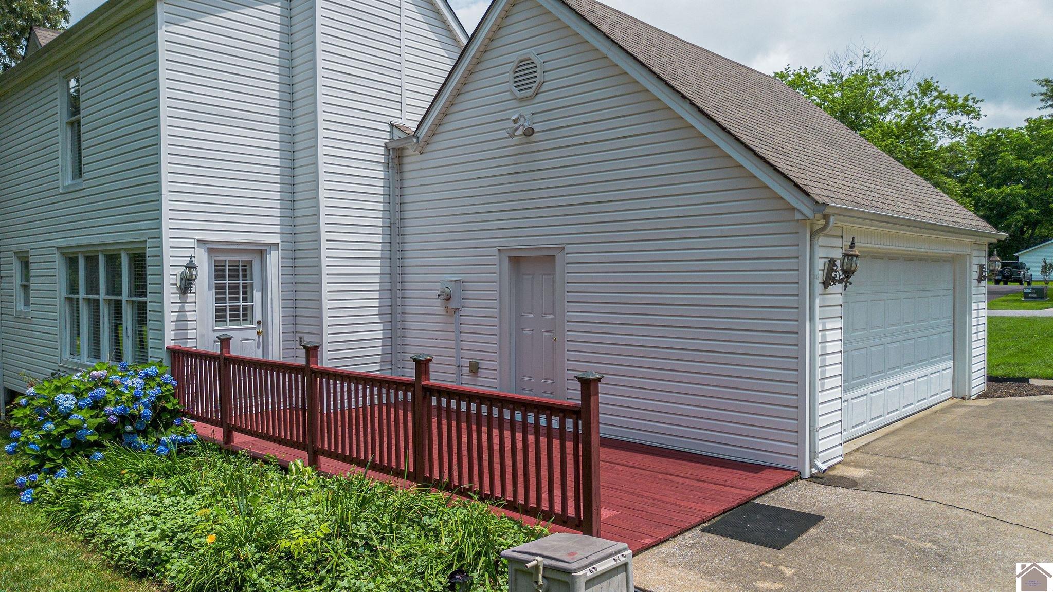 413 Edwards Dr