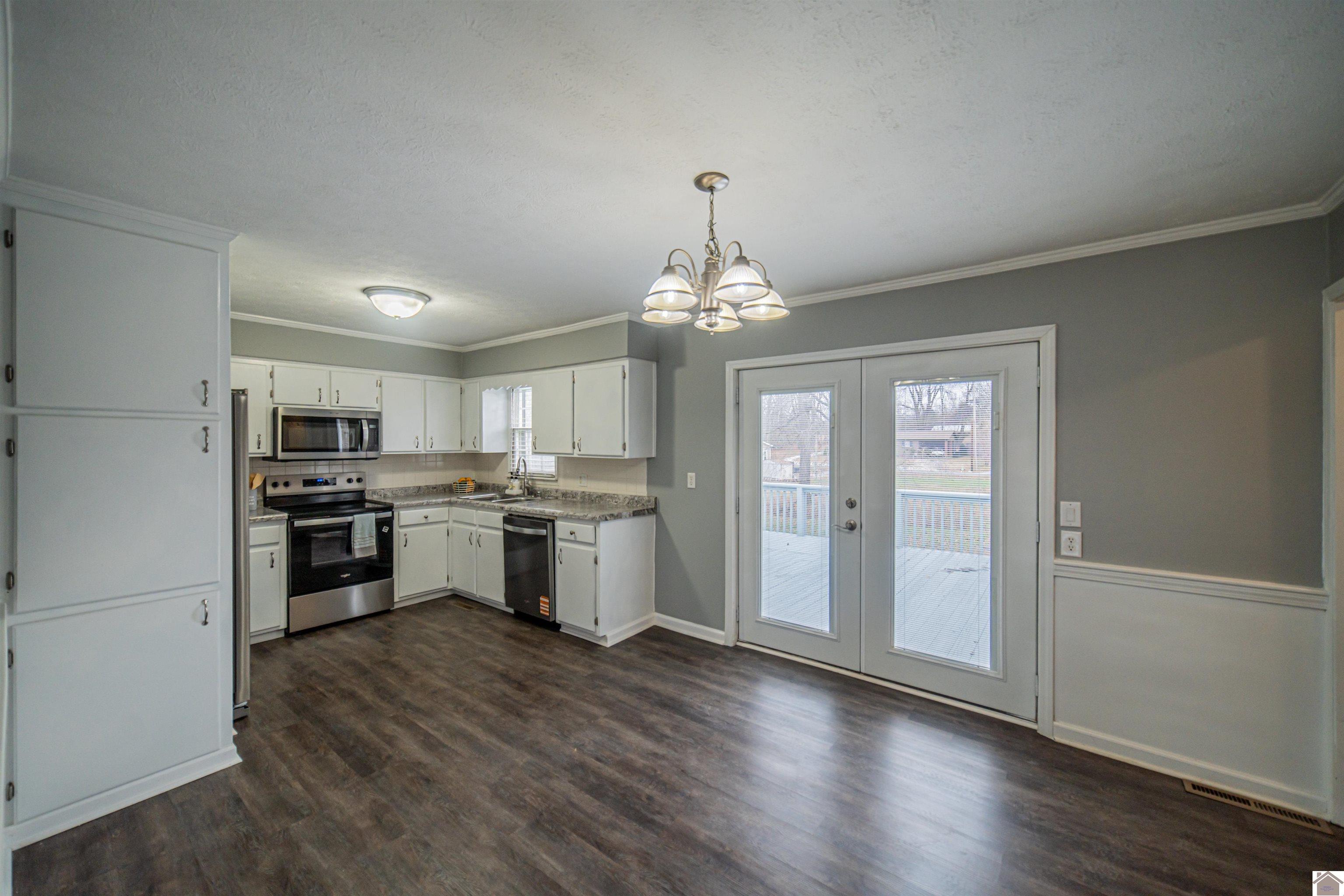 442 Whispering Oaks Loop