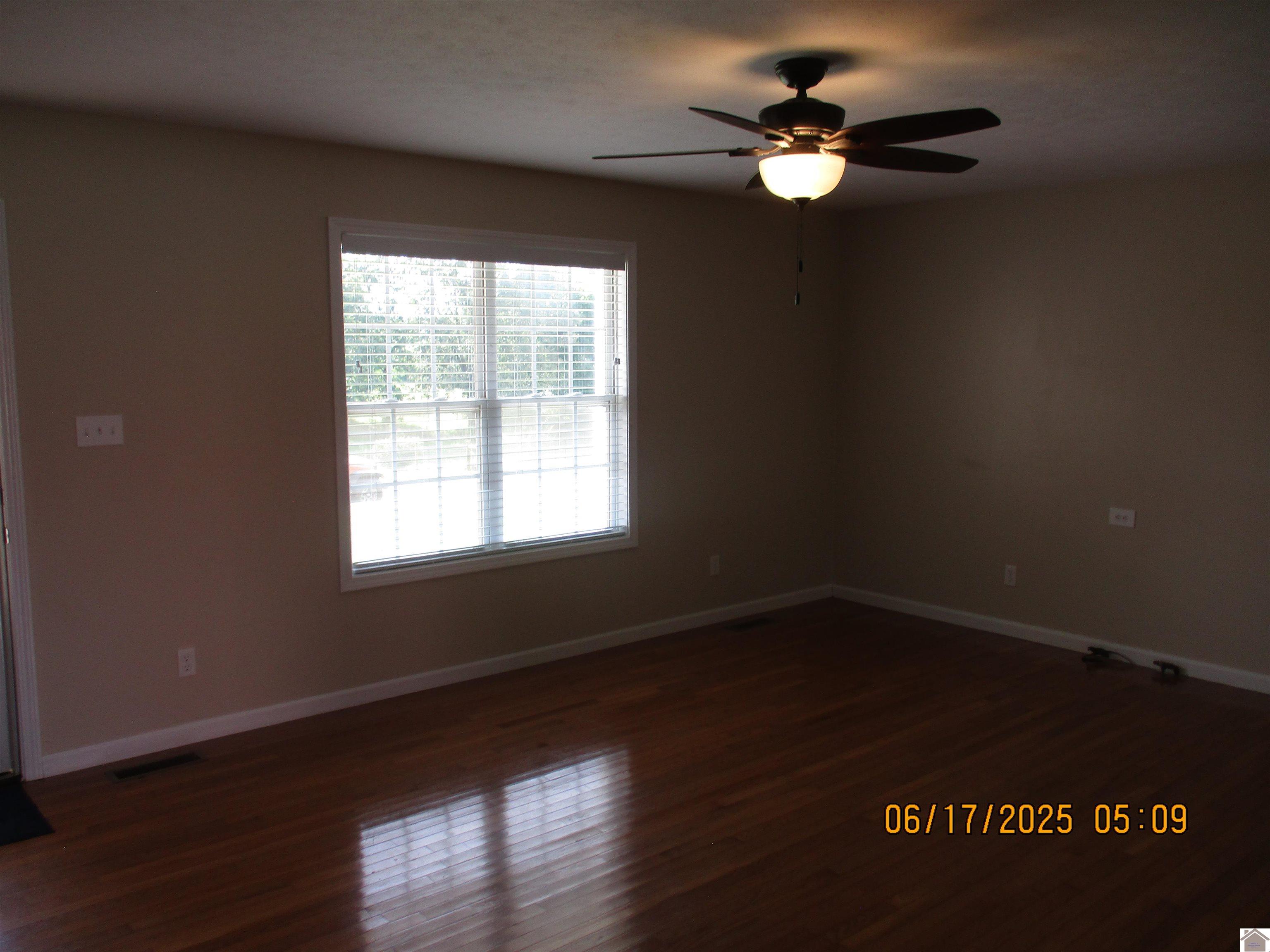 212 Bakersfield Dr
