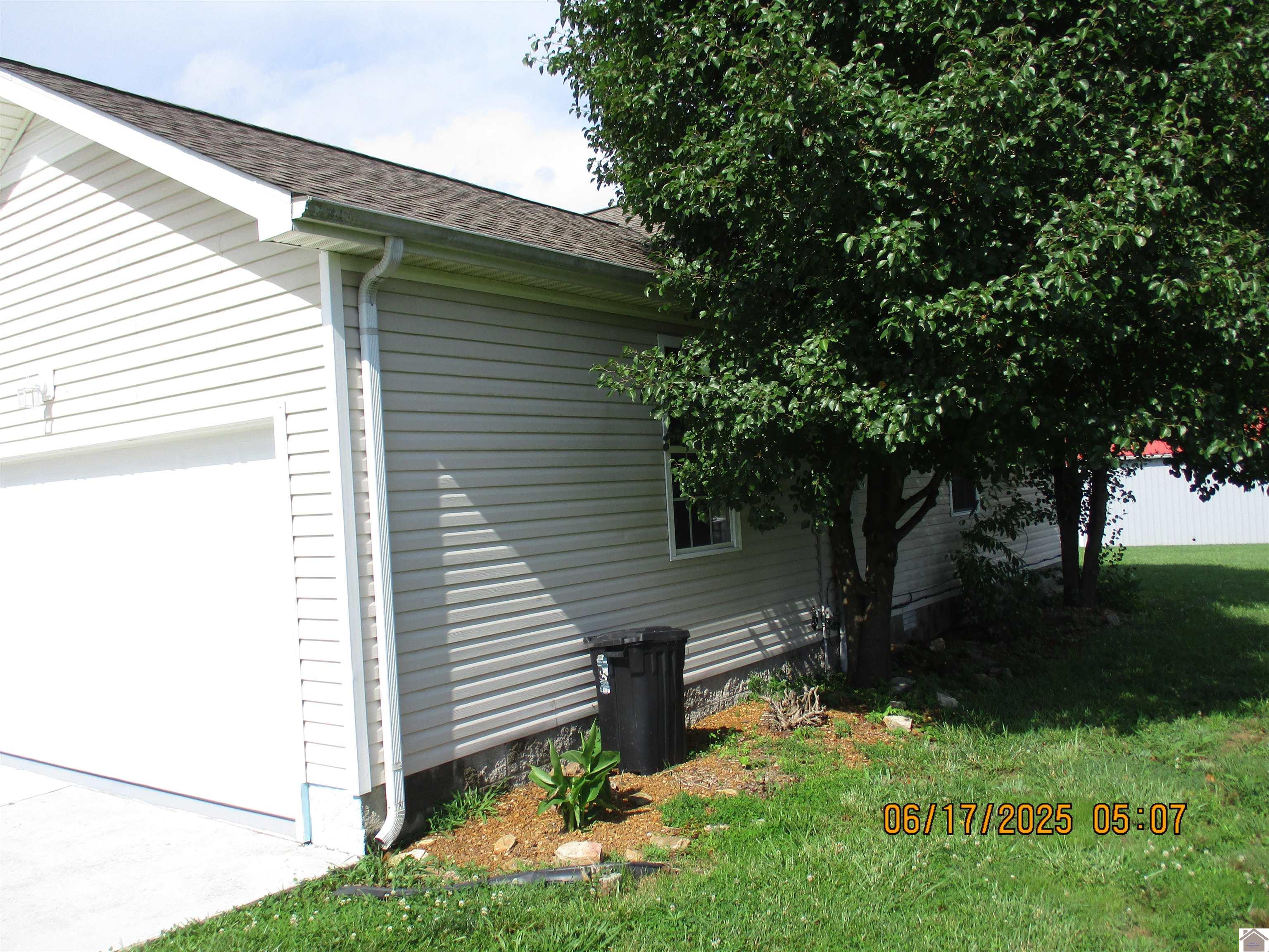 212 Bakersfield Dr