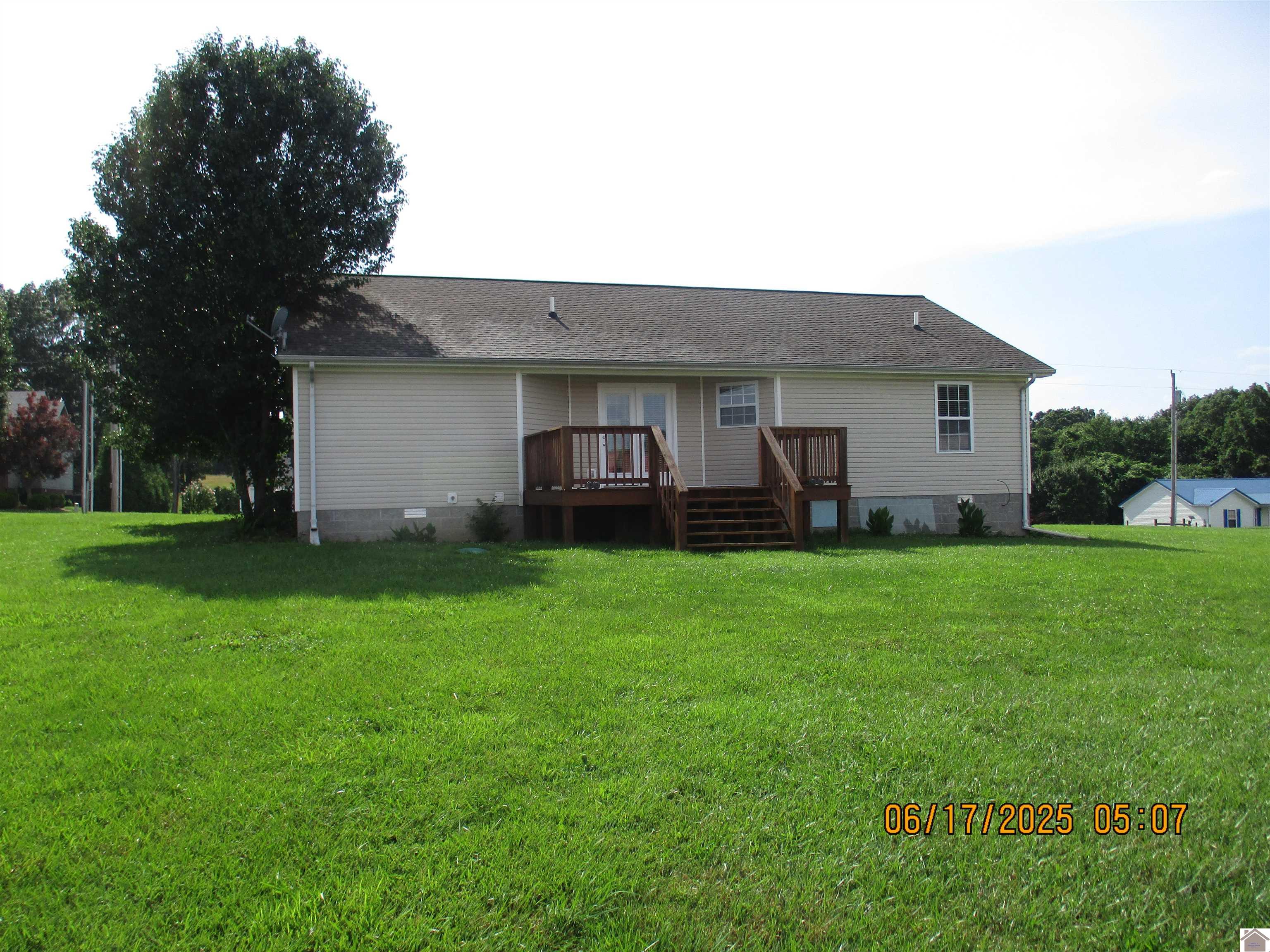 212 Bakersfield Dr