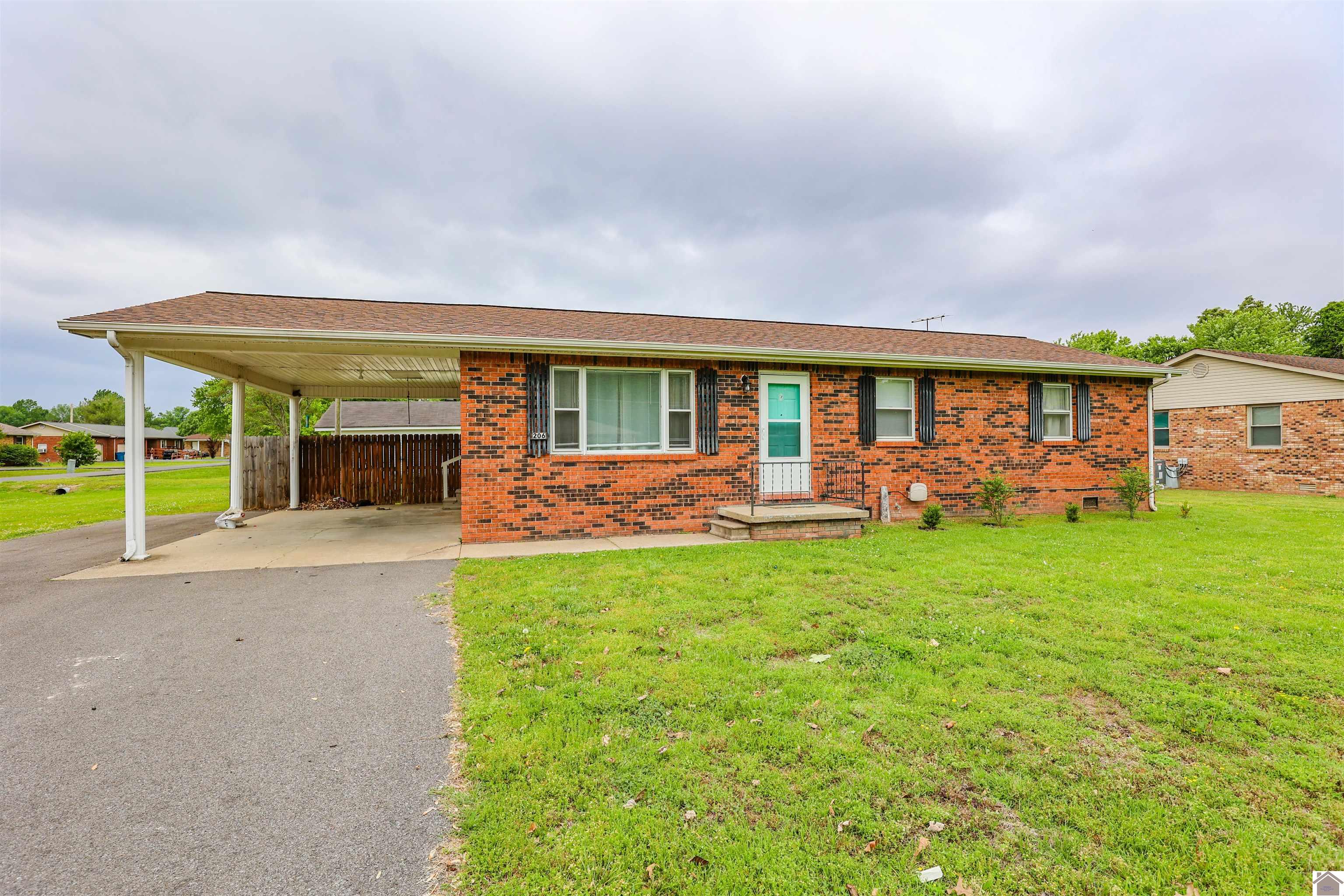 206 Faye Dr