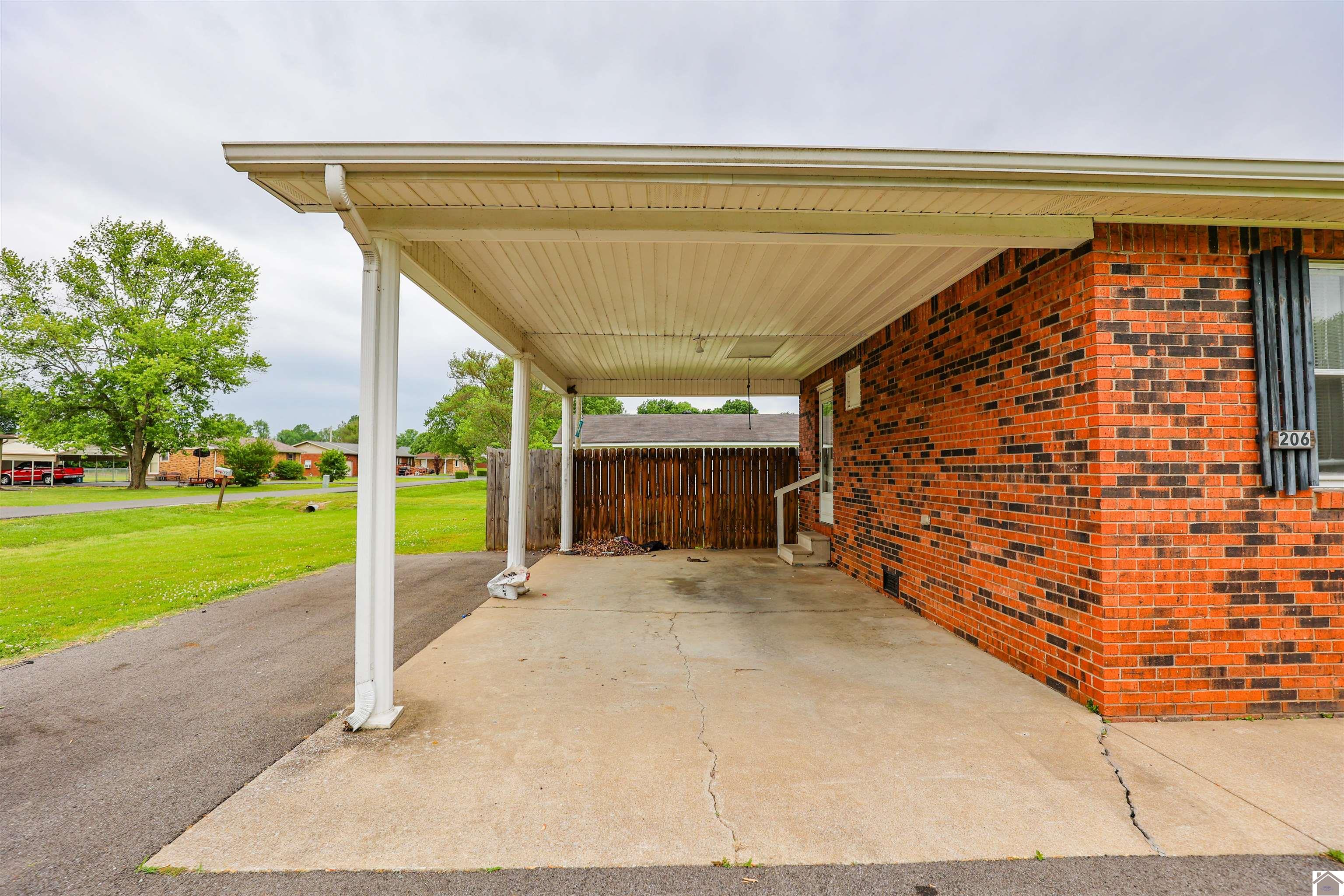 206 Faye Dr
