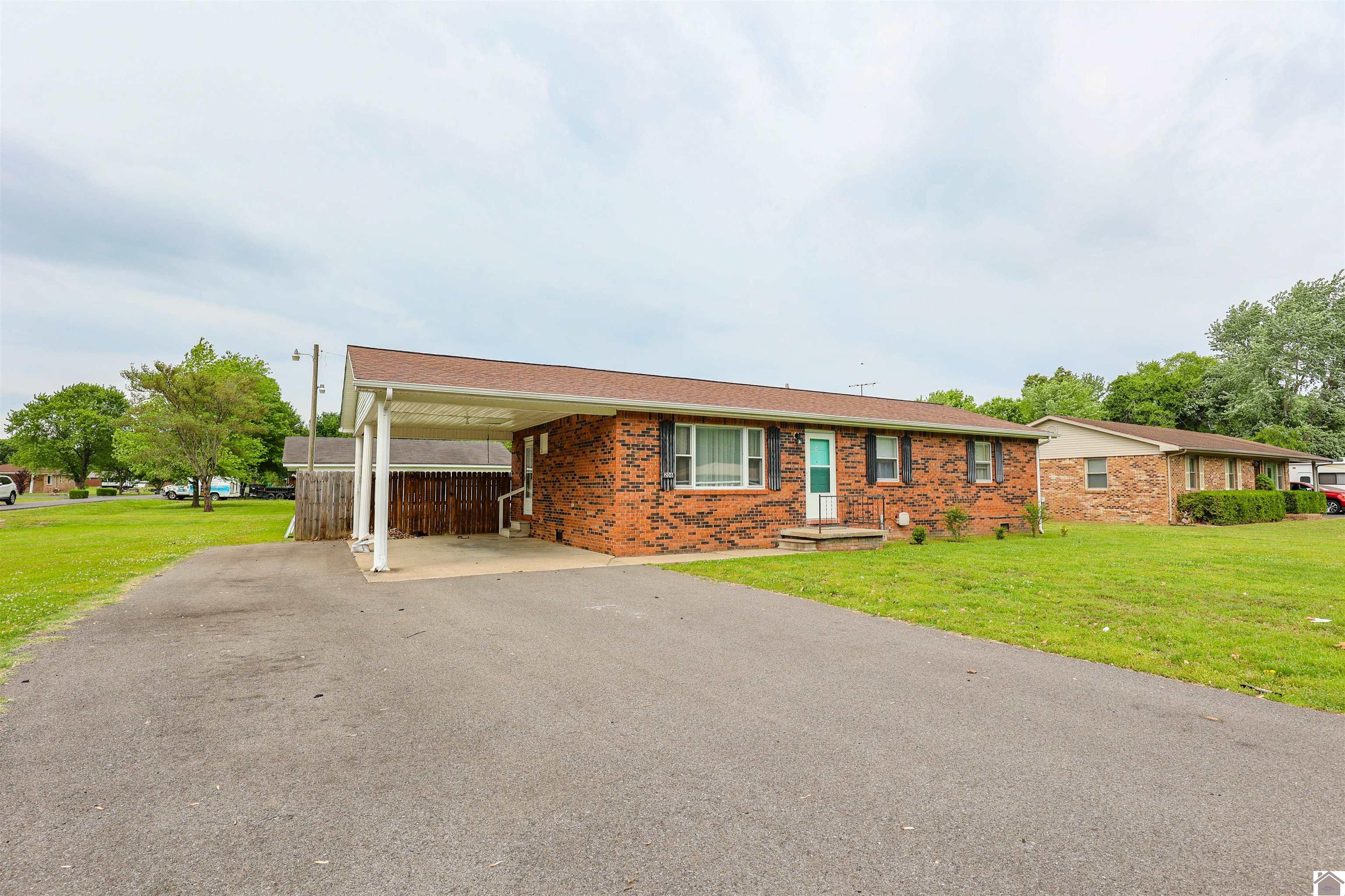 206 Faye Dr