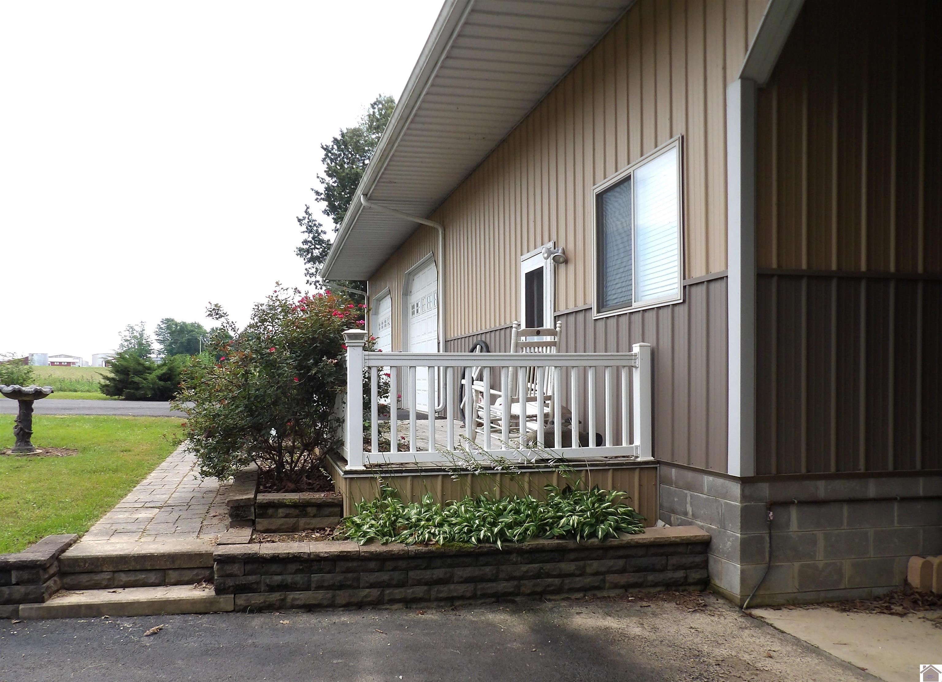 907 State Route 819 N