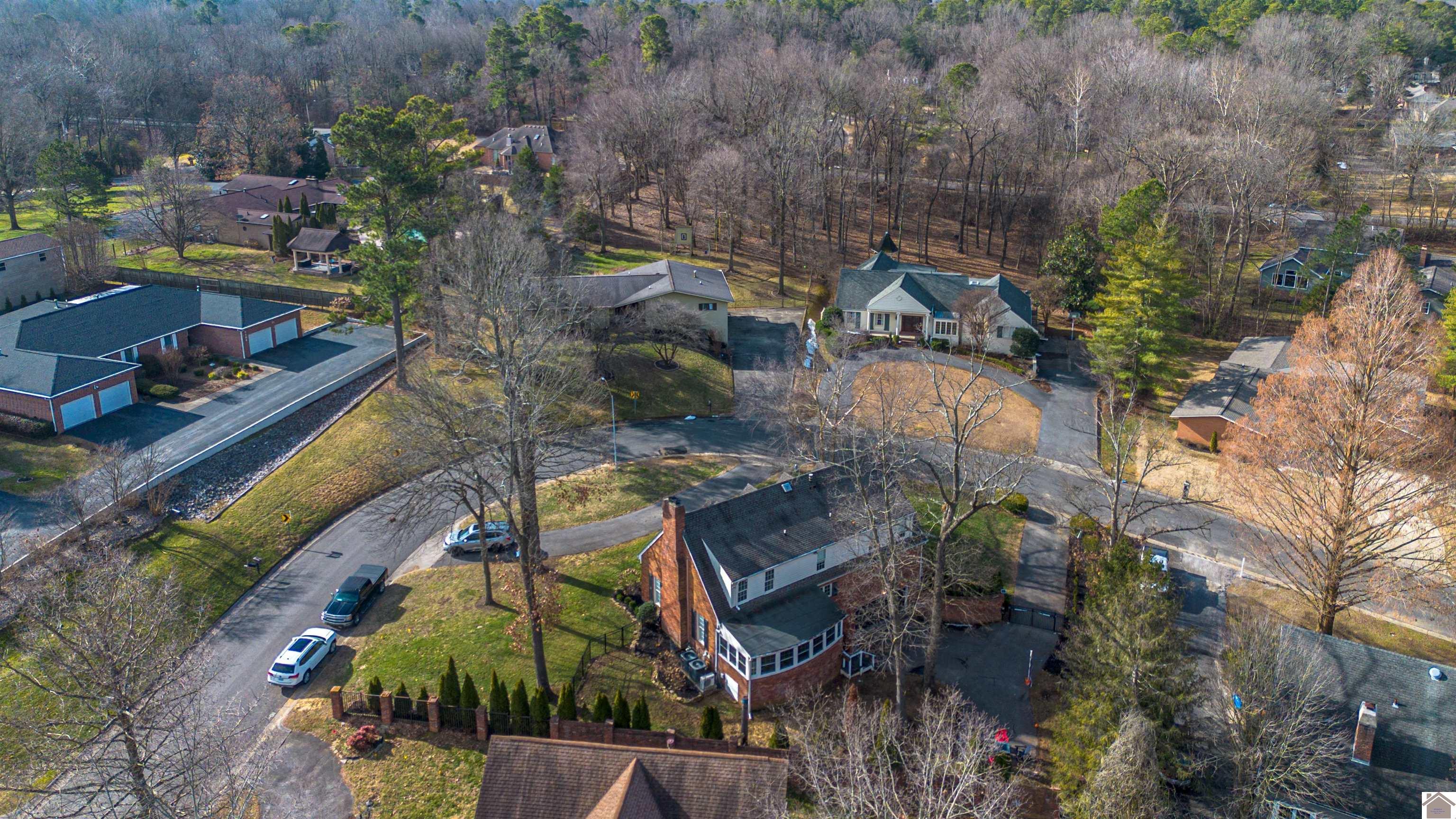 1101 Robinwood Drive