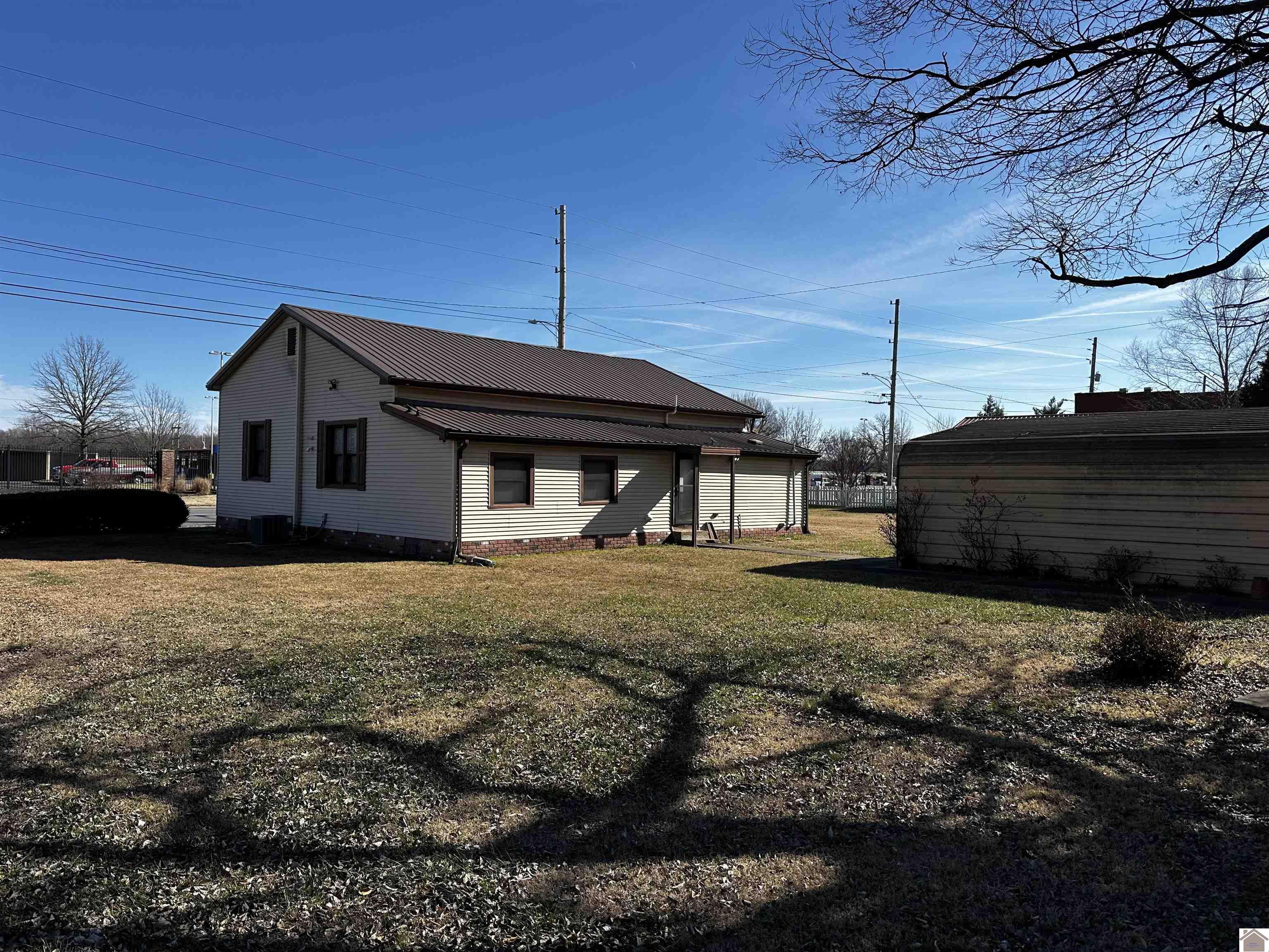 907, 909, 913 S 3rd Street