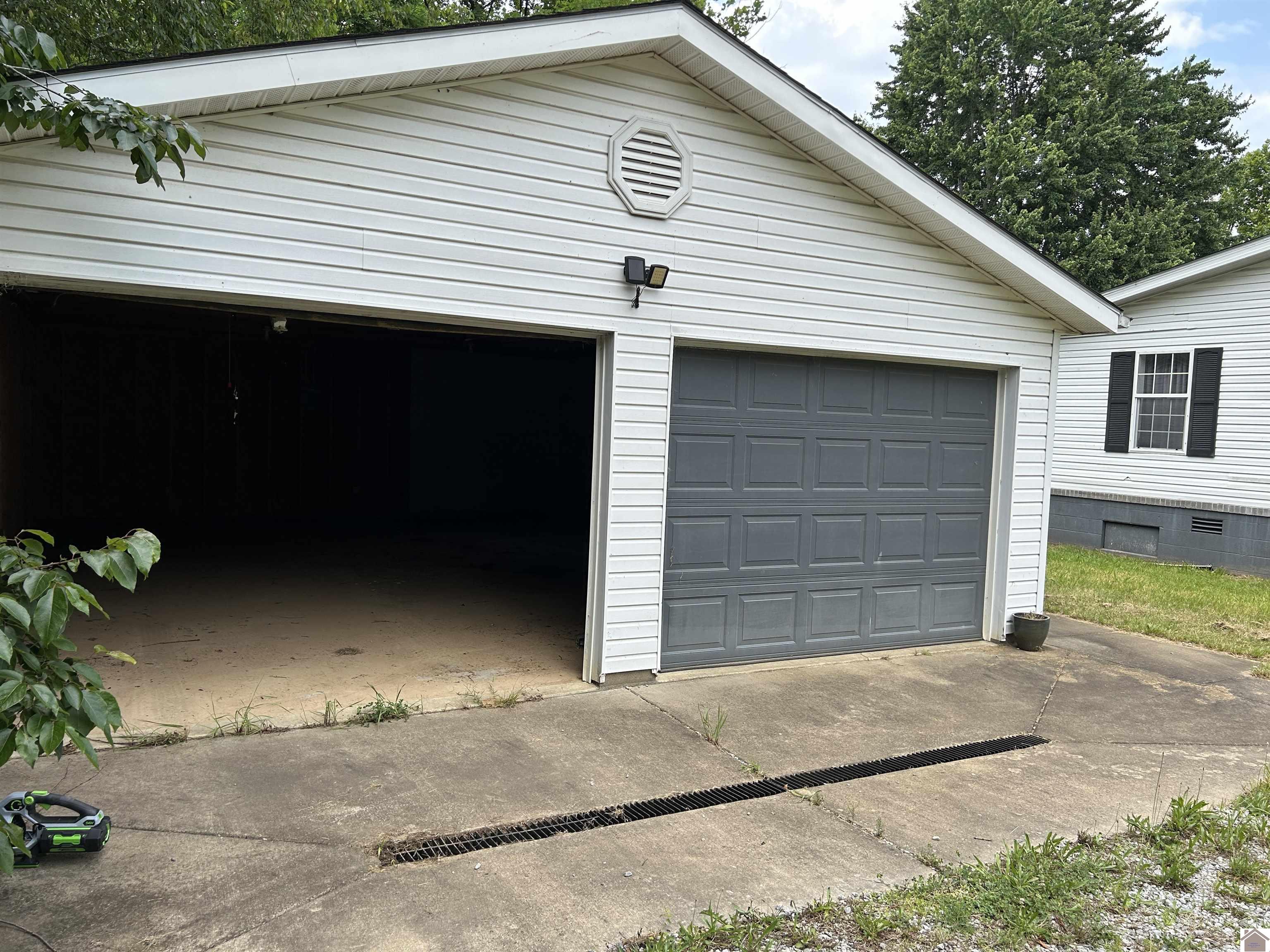 142 FRANKFORT RD