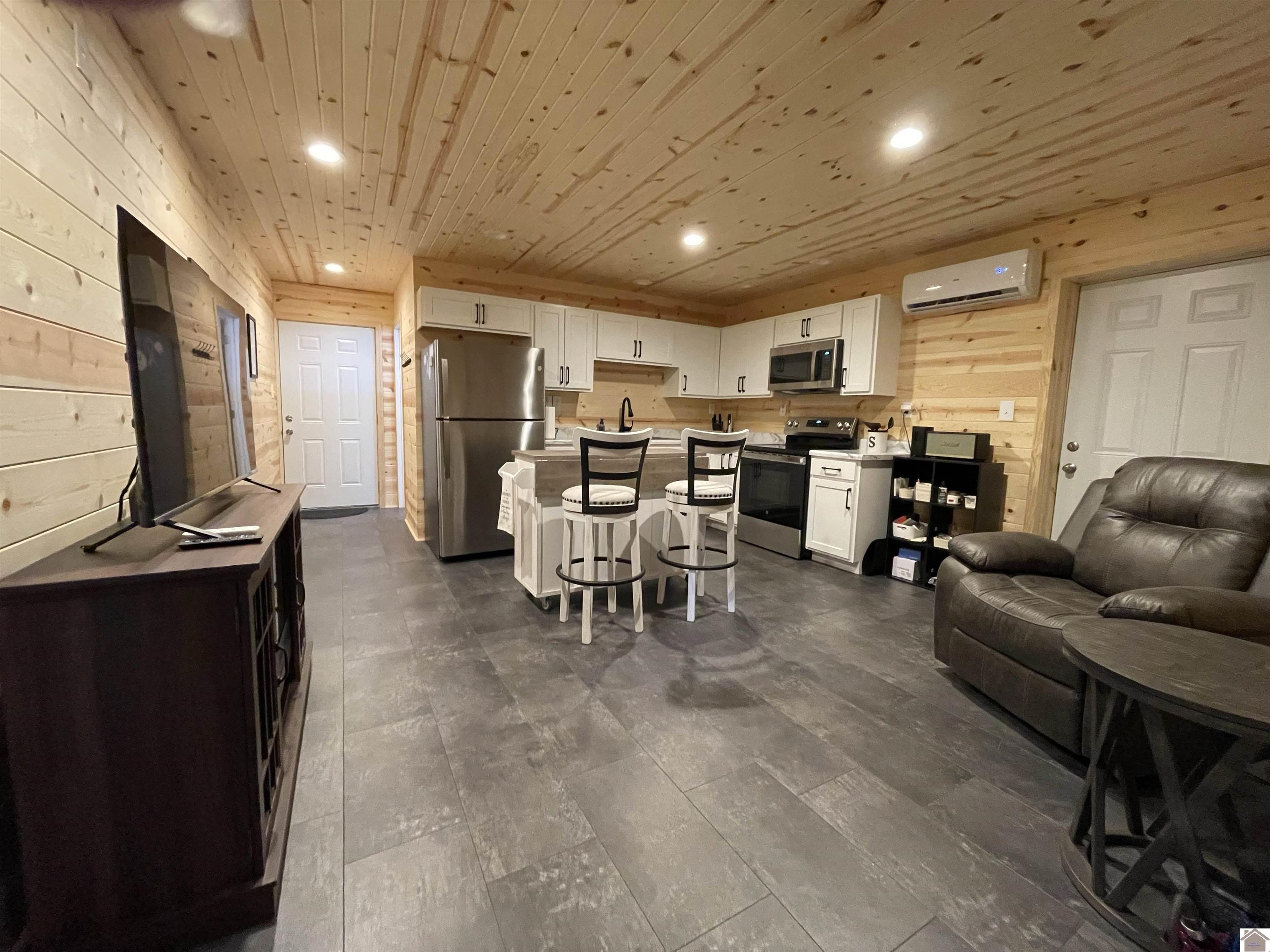 833 Cantrell Road